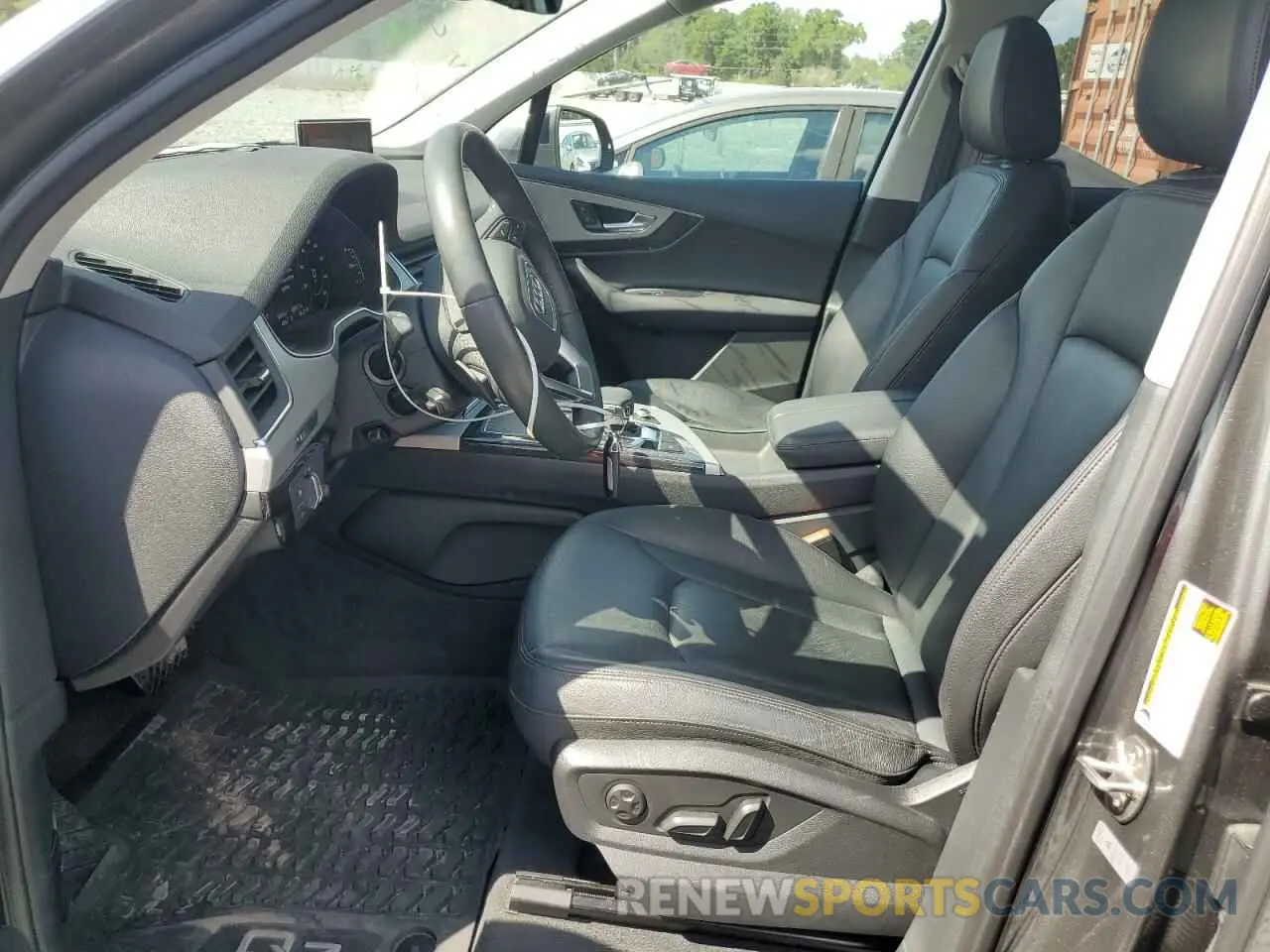 7 Photograph of a damaged car WA1AHAF74KD047674 AUDI Q7 2019
