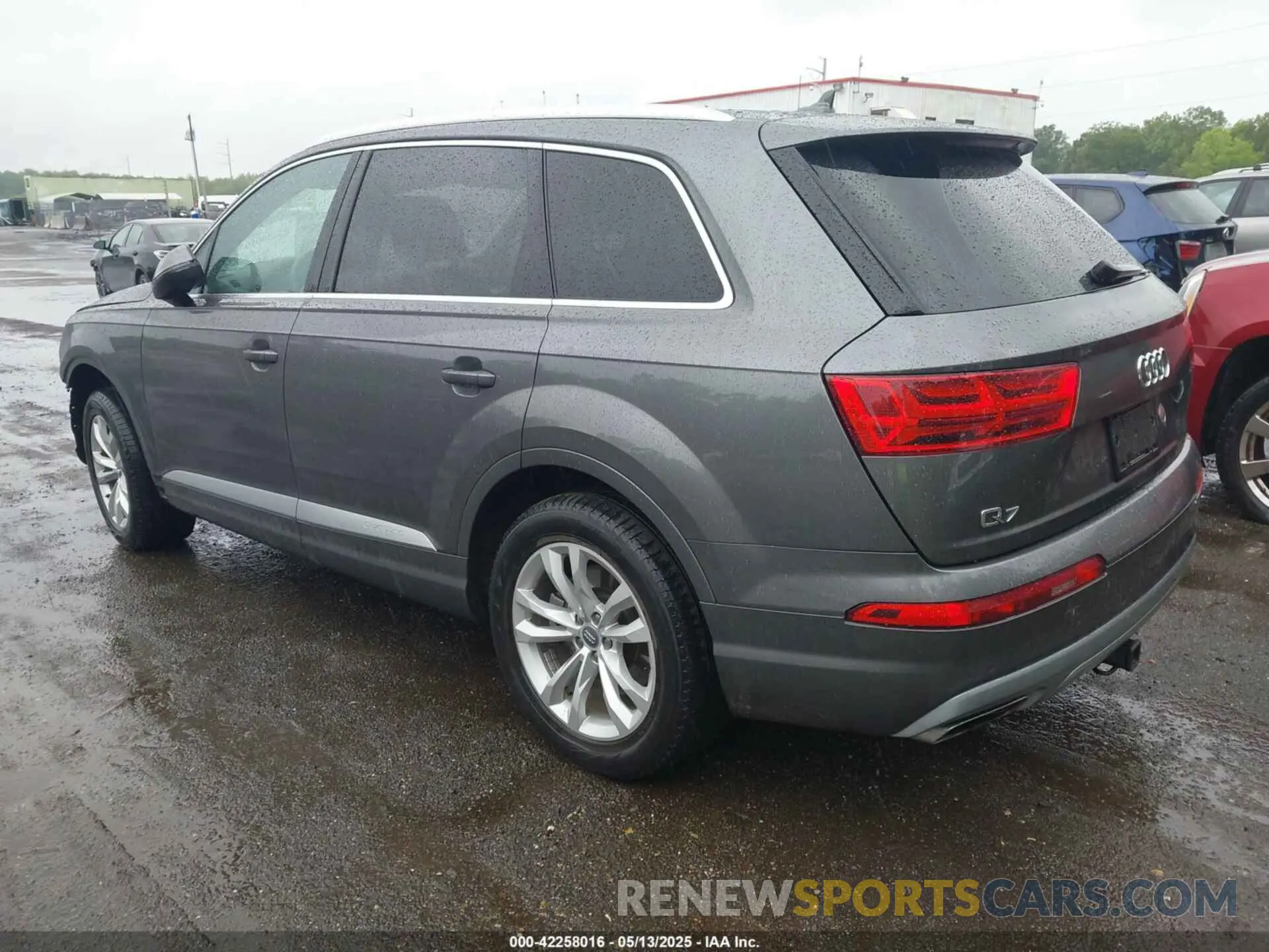 3 Фотография поврежденного автомобиля WA1AHAF75KD030236 AUDI Q7 2019