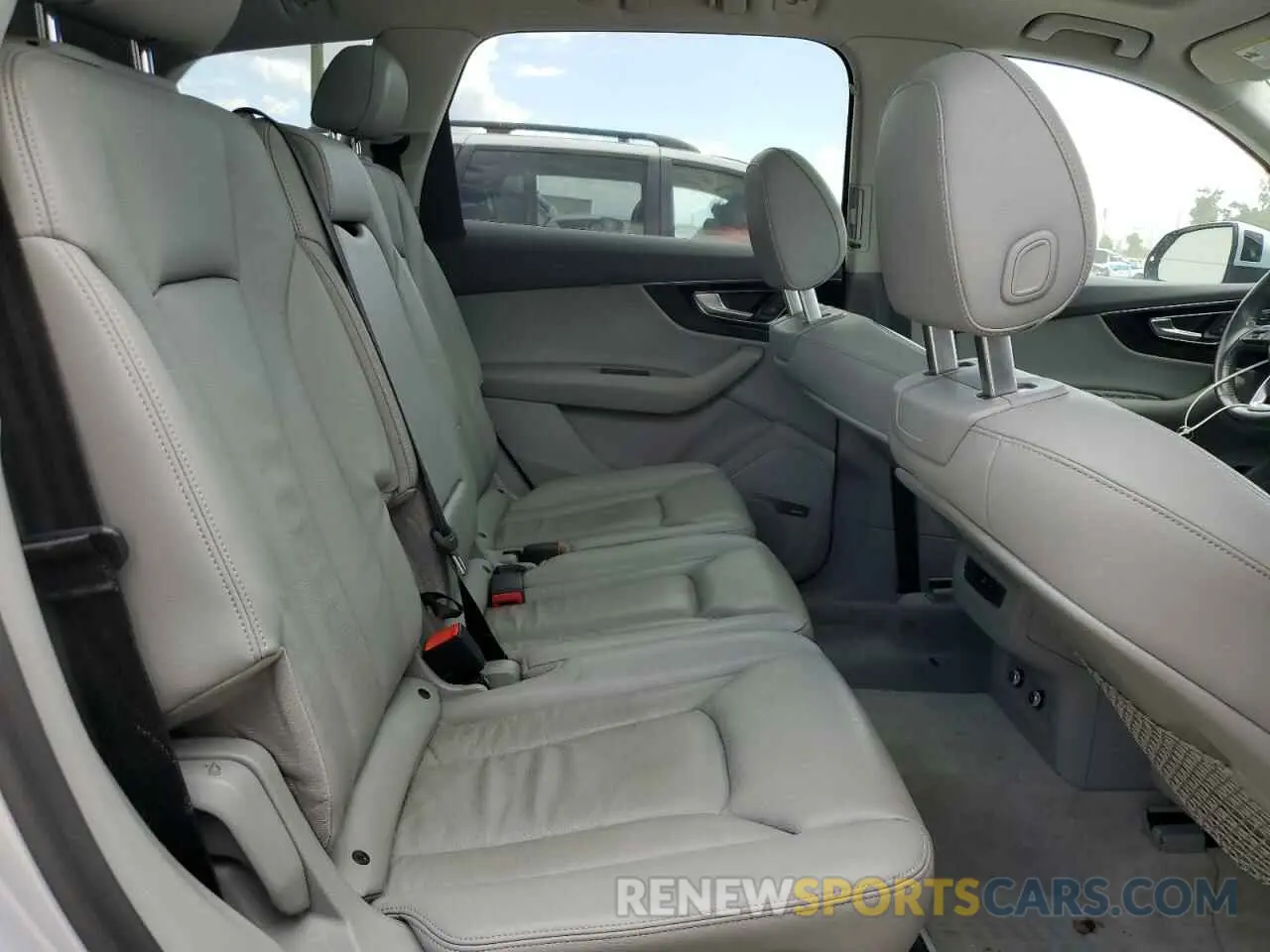 11 Фотография поврежденного автомобиля WA1LAAF70KD001563 AUDI Q7 2019