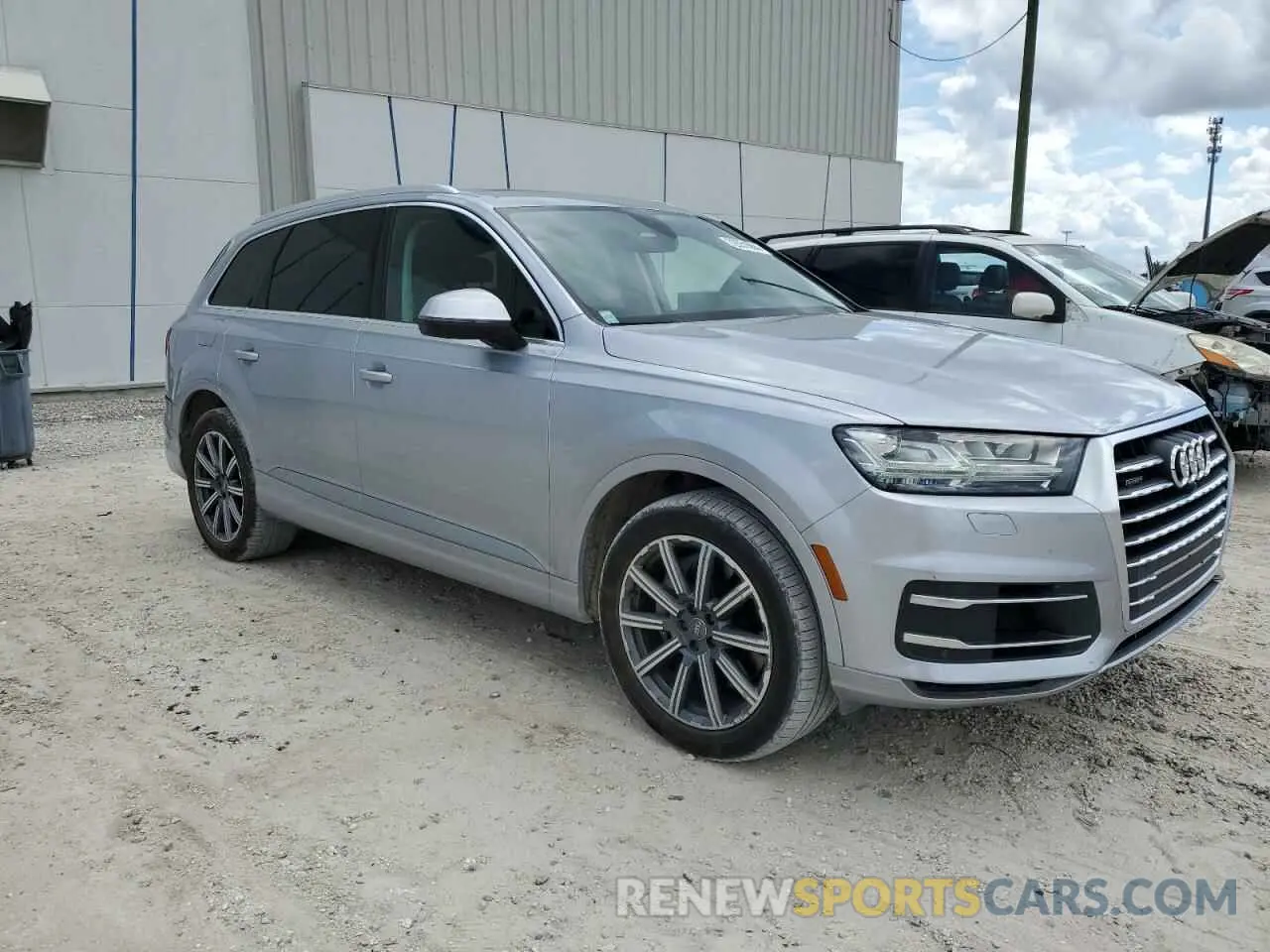4 Фотография поврежденного автомобиля WA1LAAF70KD001563 AUDI Q7 2019