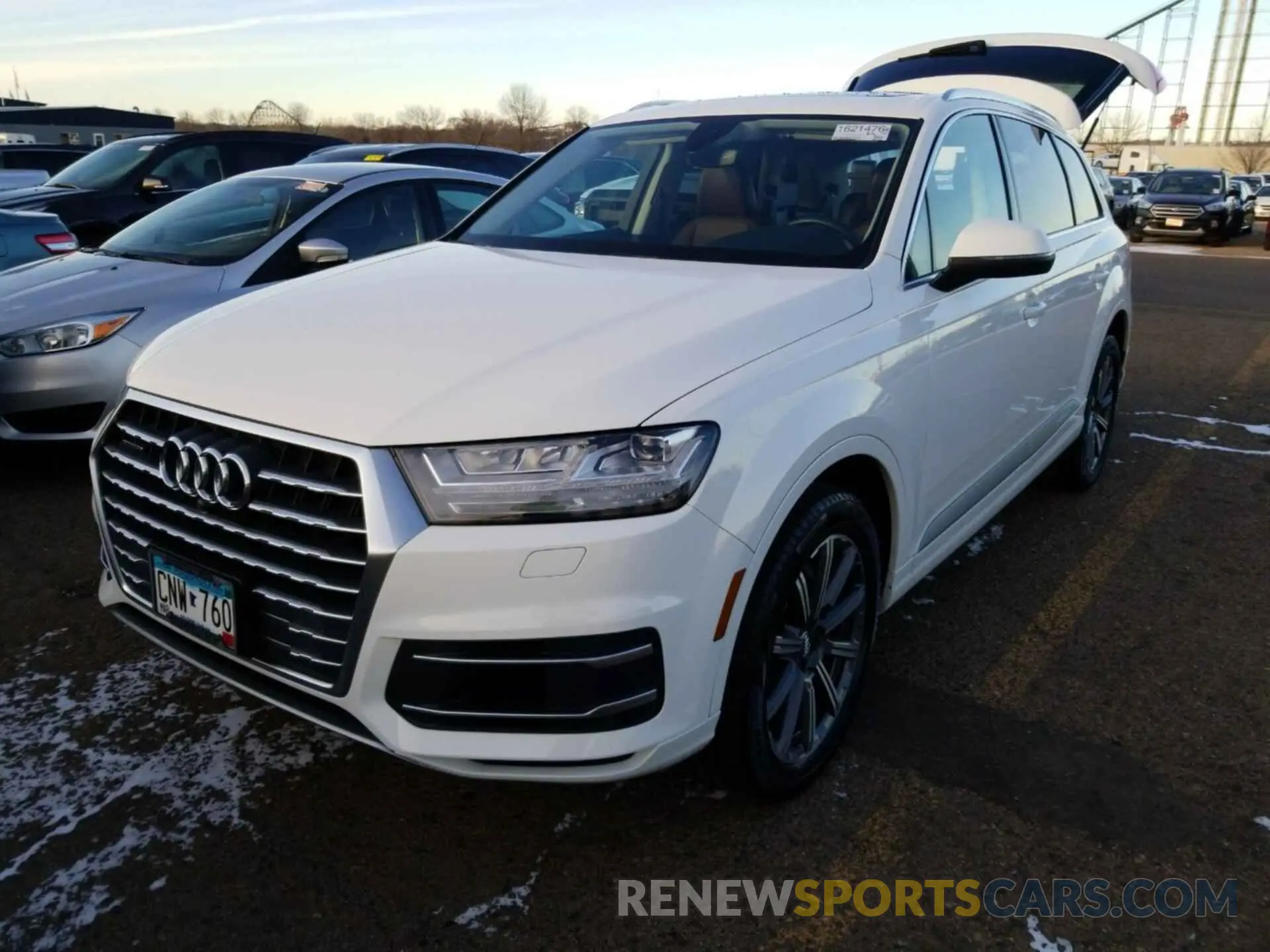 1 Photograph of a damaged car WA1LAAF70KD030691 AUDI Q7 2019
