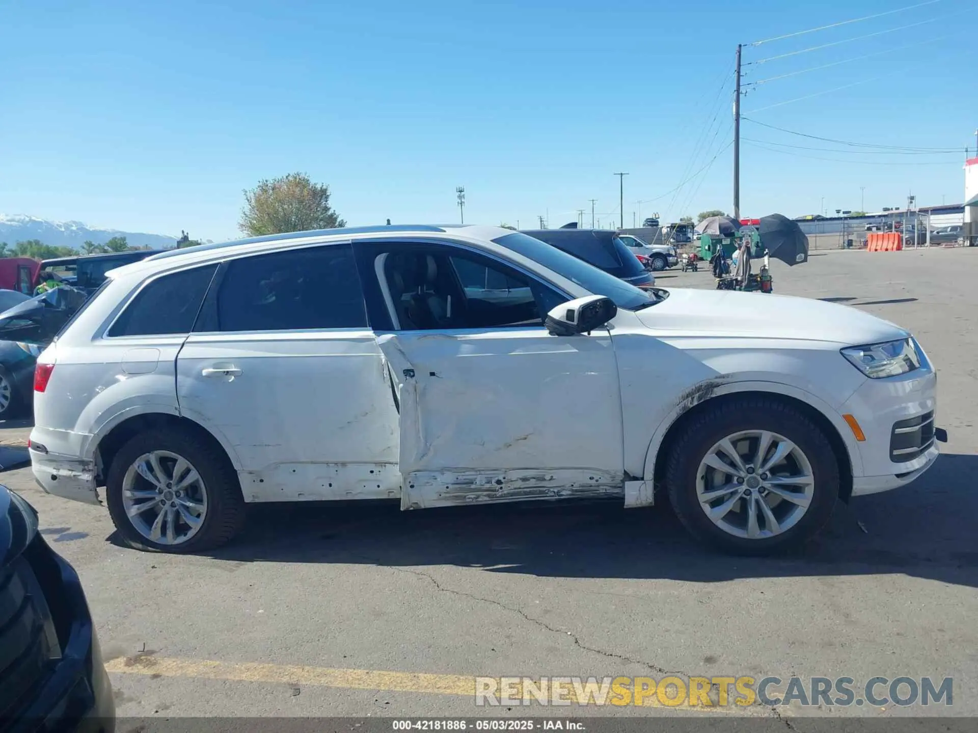 13 Photograph of a damaged car WA1LAAF72KD034421 AUDI Q7 2019
