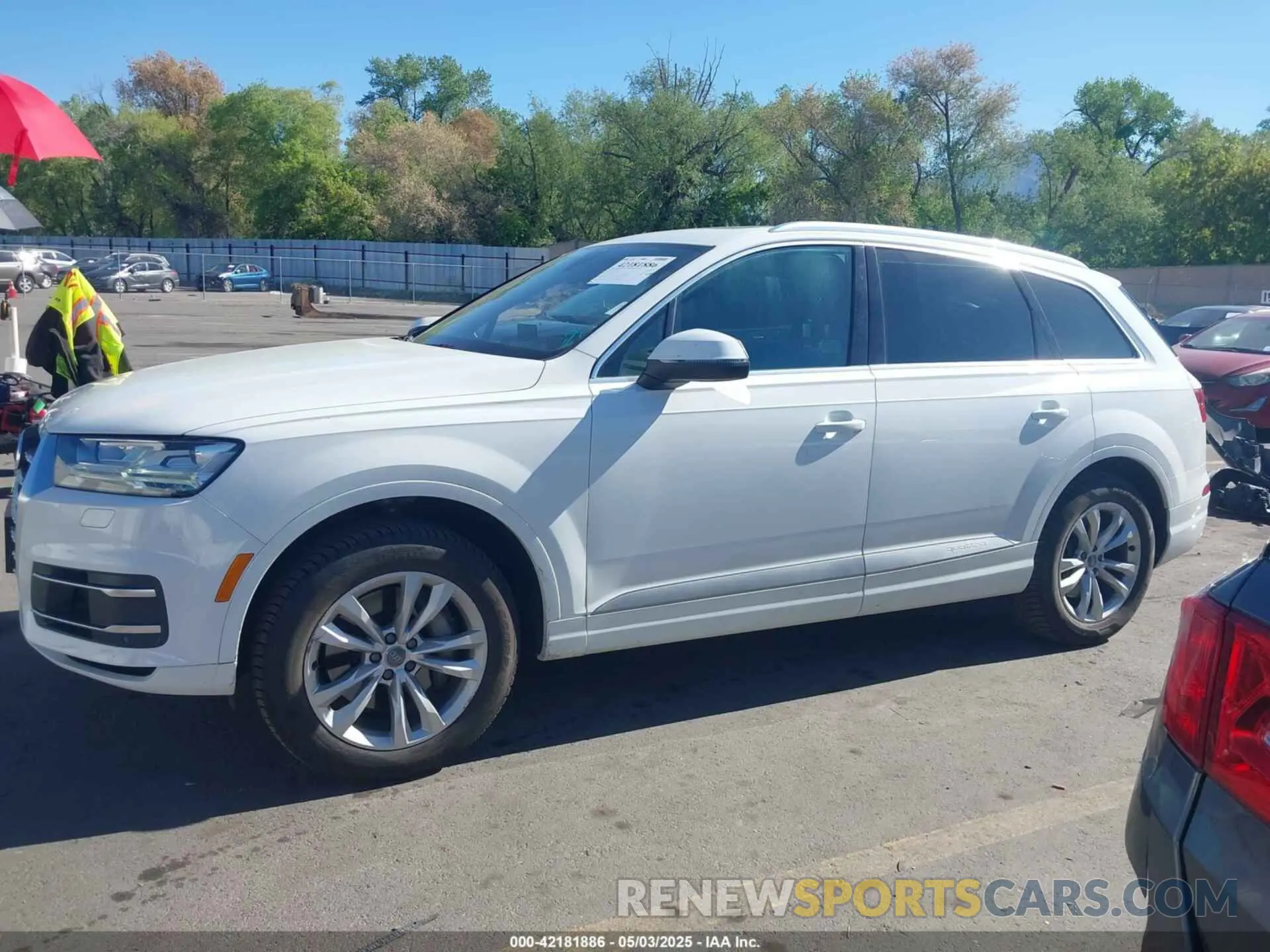 14 Photograph of a damaged car WA1LAAF72KD034421 AUDI Q7 2019