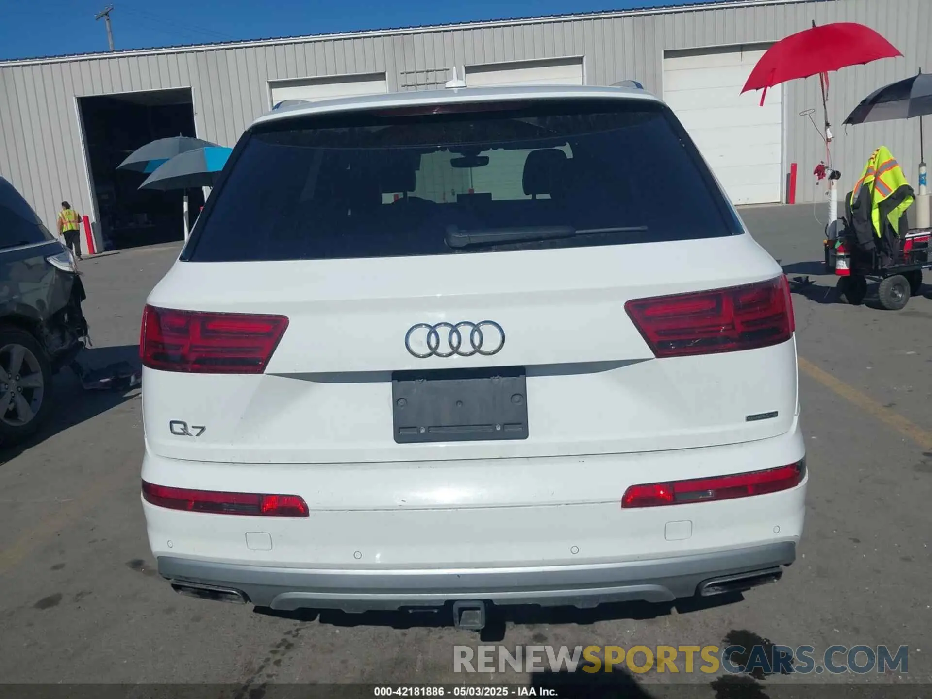 16 Photograph of a damaged car WA1LAAF72KD034421 AUDI Q7 2019