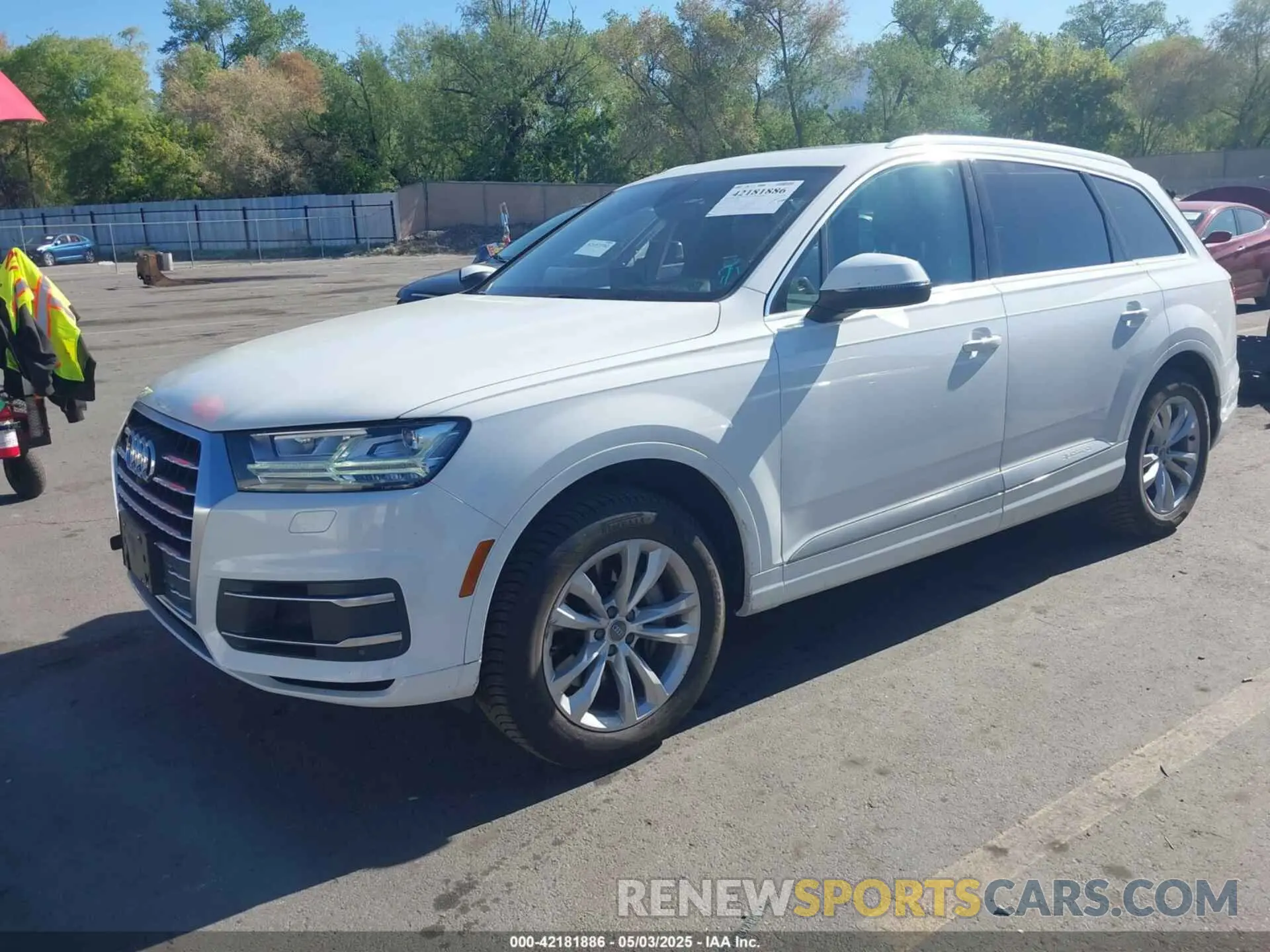 2 Photograph of a damaged car WA1LAAF72KD034421 AUDI Q7 2019