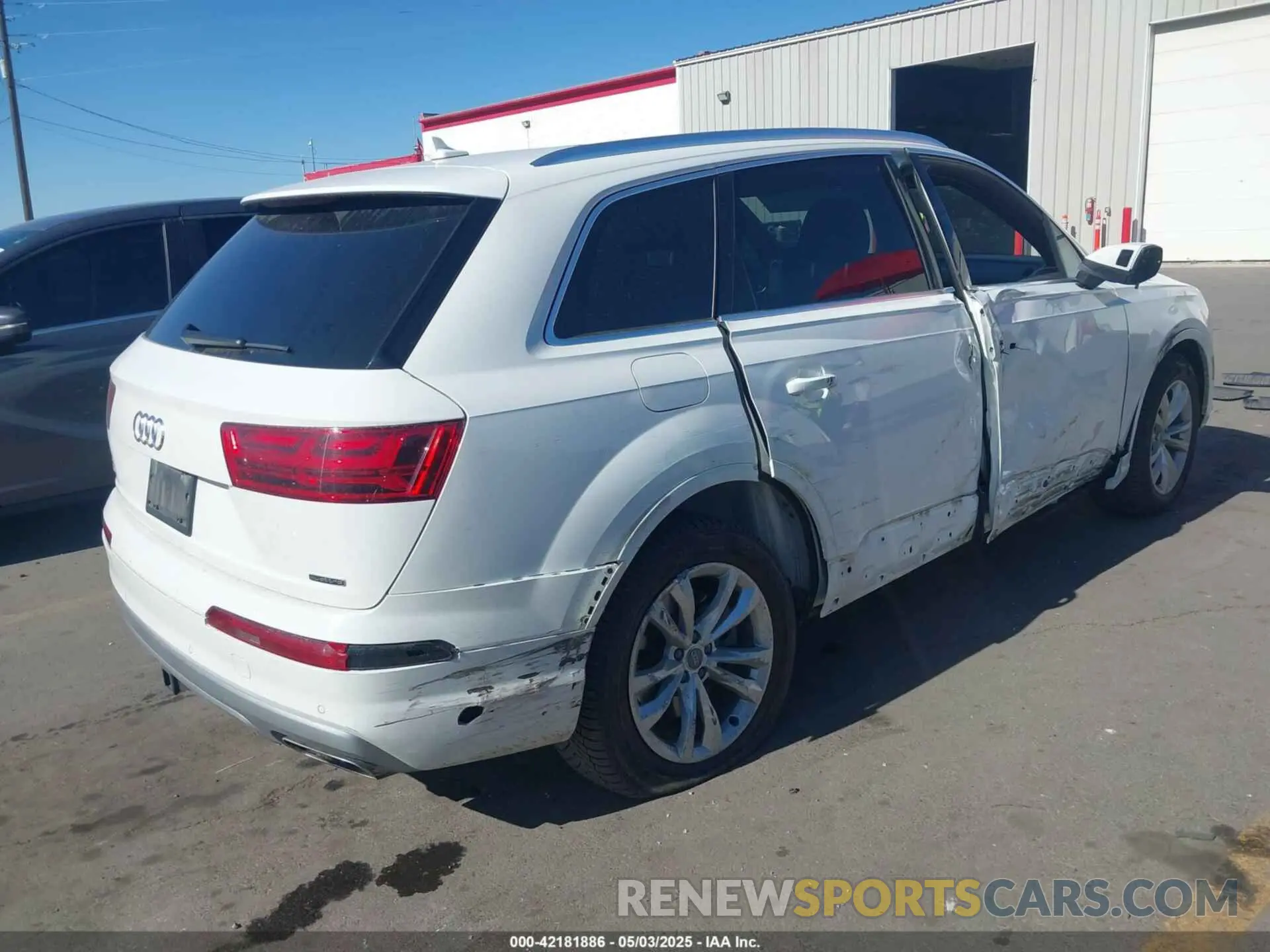 4 Photograph of a damaged car WA1LAAF72KD034421 AUDI Q7 2019