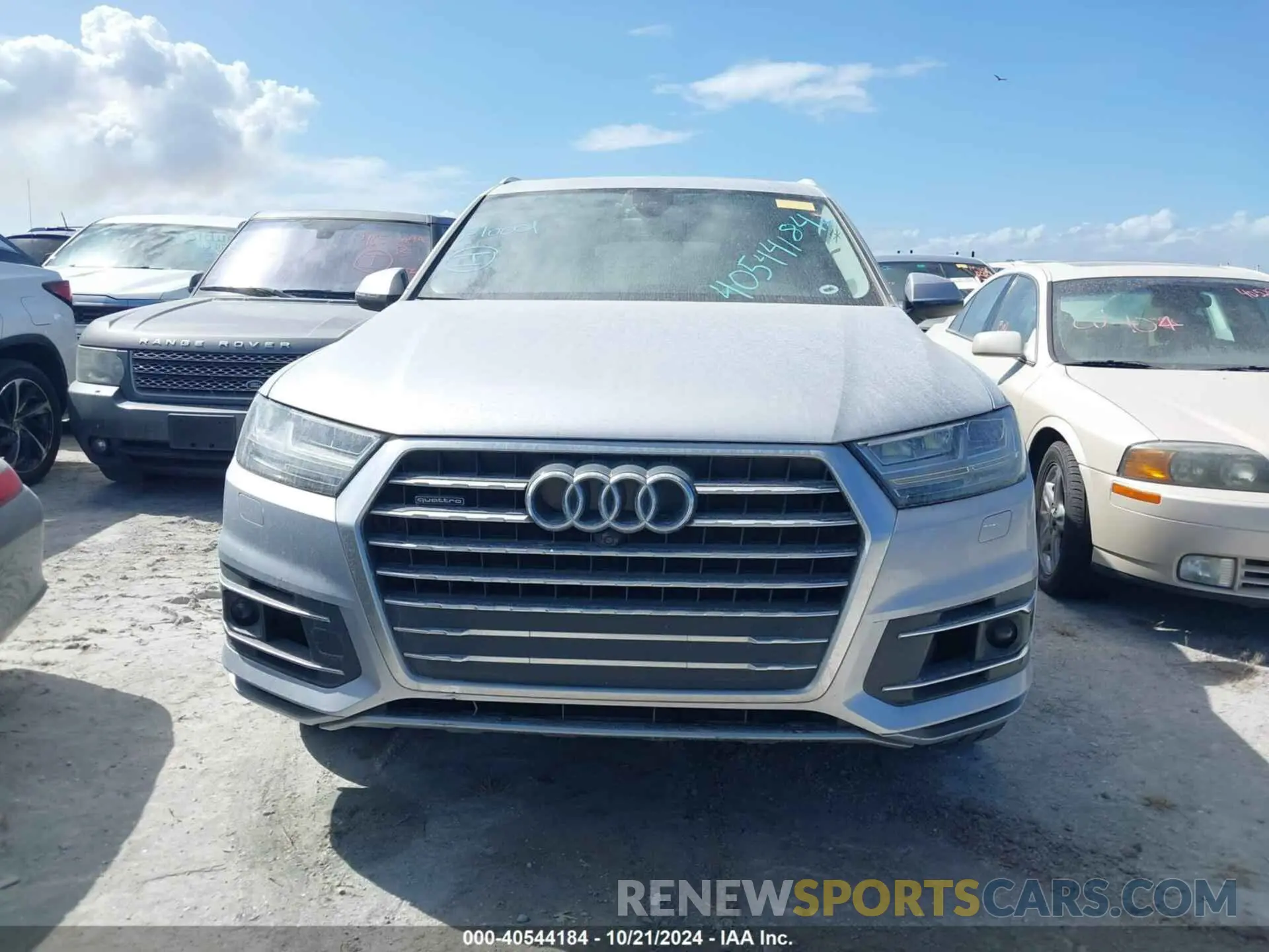 12 Photograph of a damaged car WA1LAAF73KD001105 AUDI Q7 2019