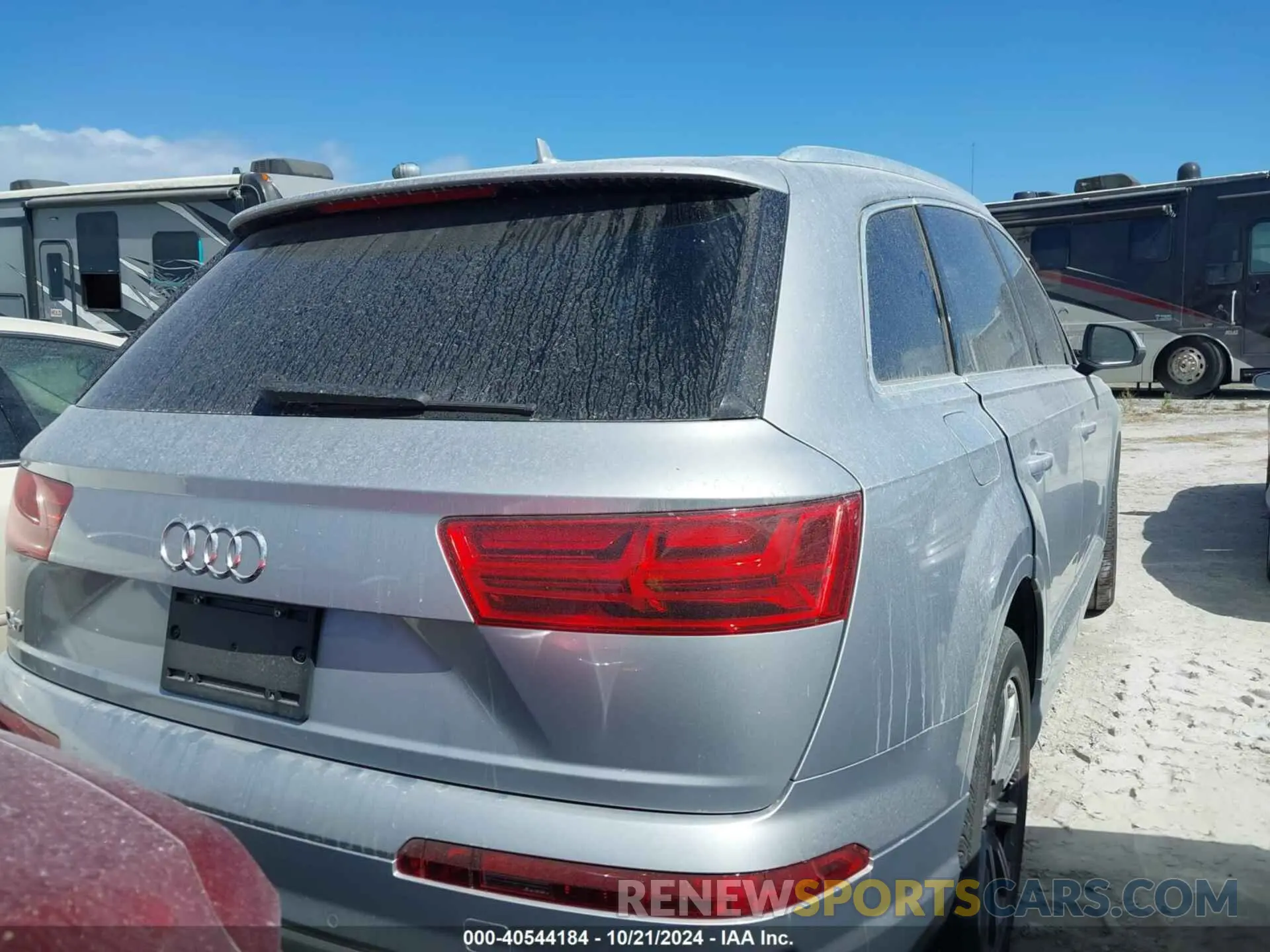 4 Photograph of a damaged car WA1LAAF73KD001105 AUDI Q7 2019
