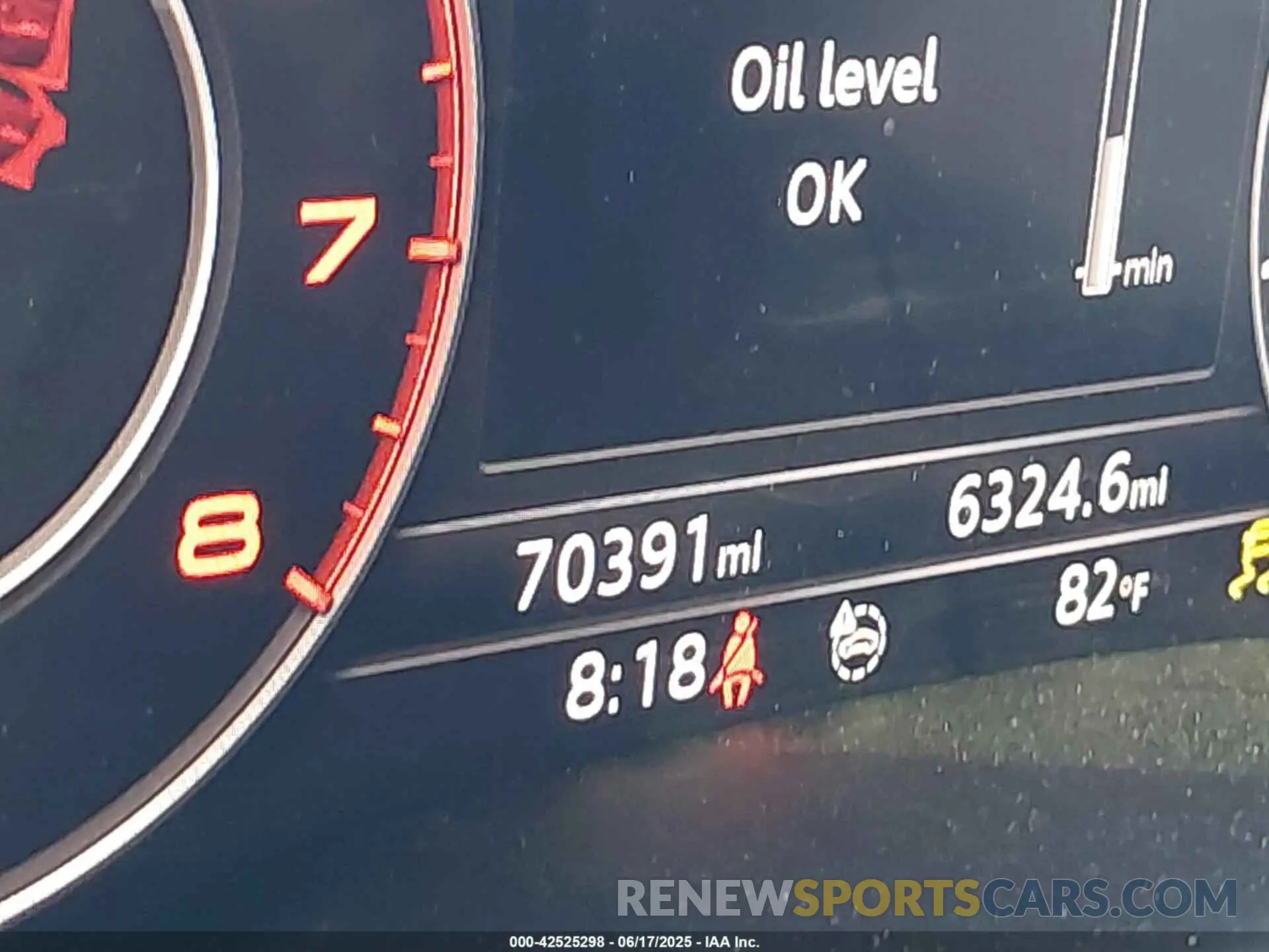16 Photograph of a damaged car WA1LAAF73KD005199 AUDI Q7 2019