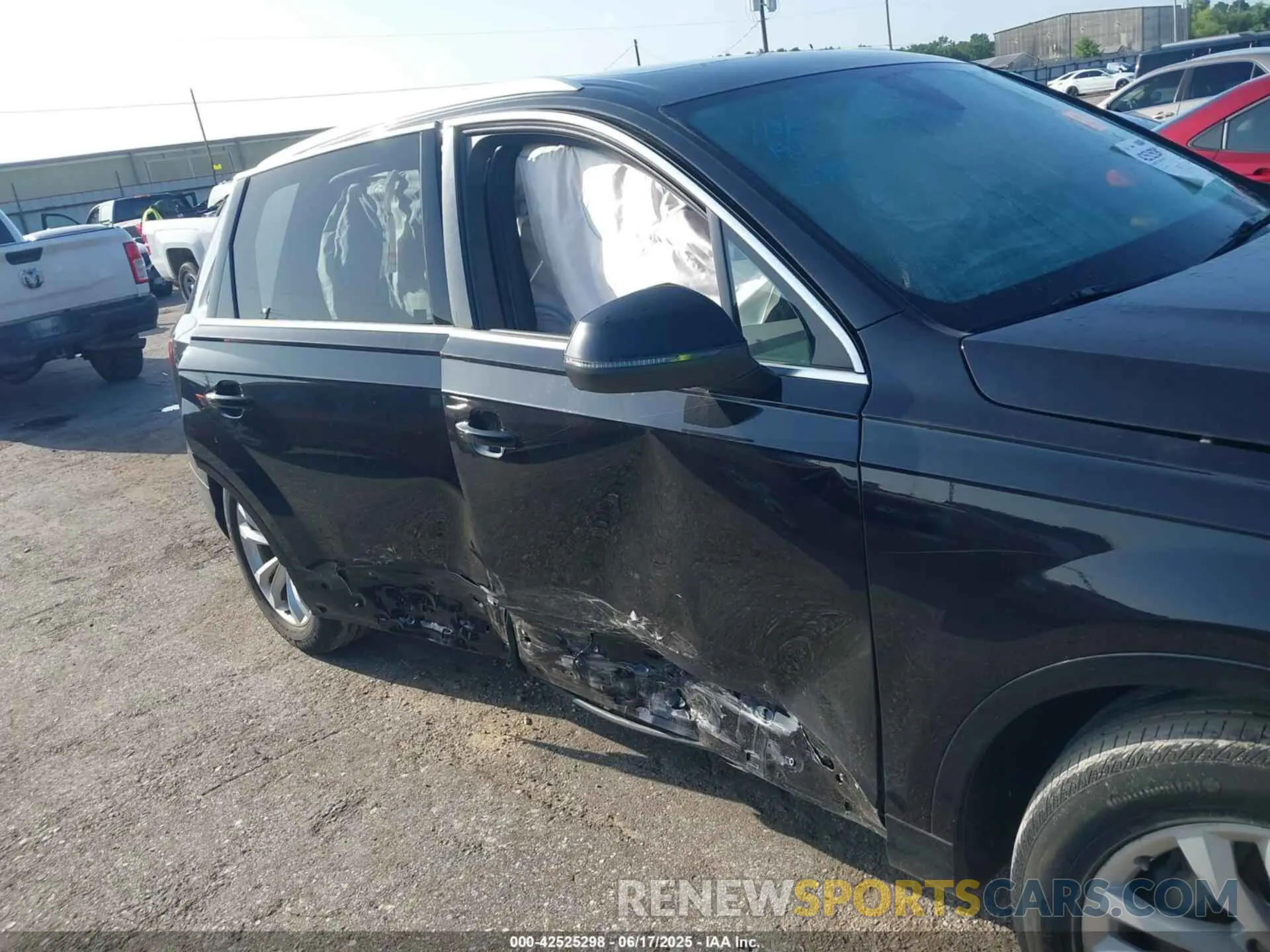 6 Photograph of a damaged car WA1LAAF73KD005199 AUDI Q7 2019