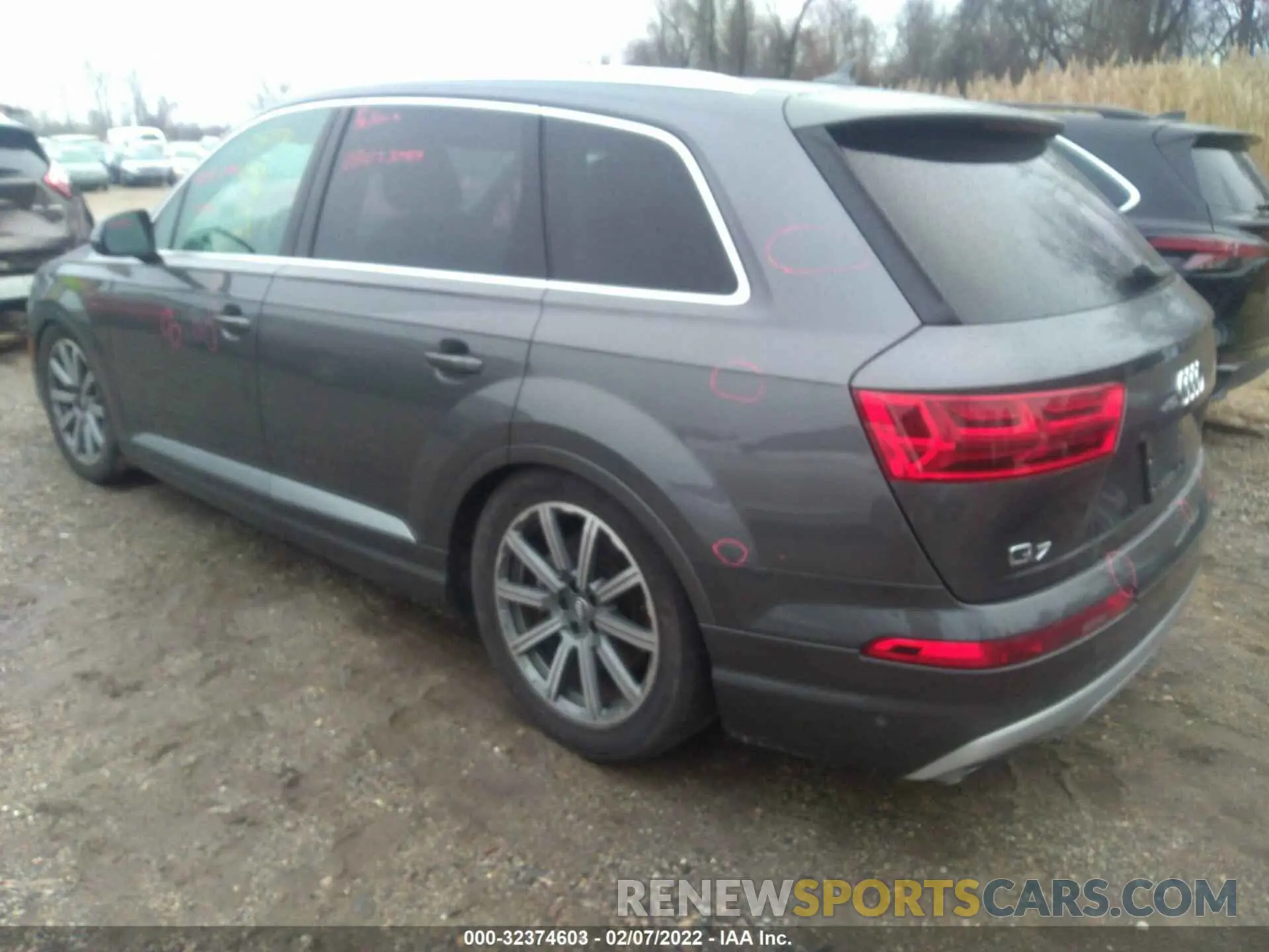 3 Photograph of a damaged car WA1LAAF73KD048781 AUDI Q7 2019