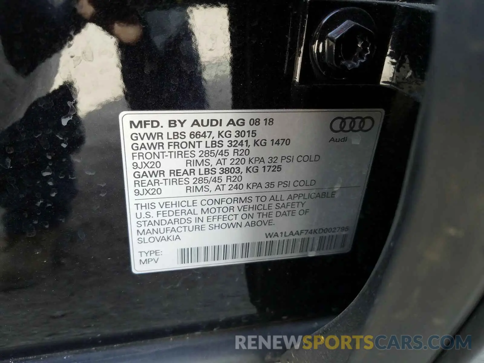 10 Photograph of a damaged car WA1LAAF74KD002795 AUDI Q7 2019