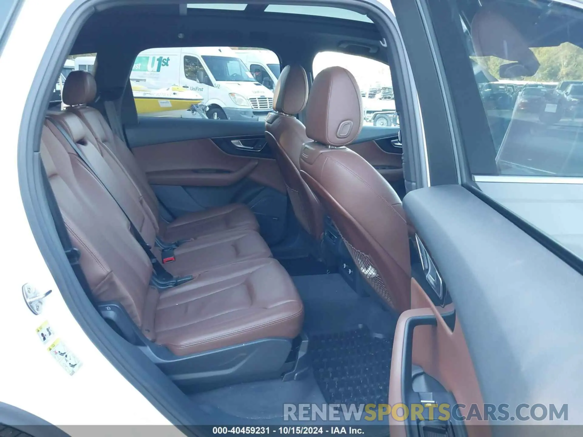 8 Photograph of a damaged car WA1LAAF74KD006720 AUDI Q7 2019