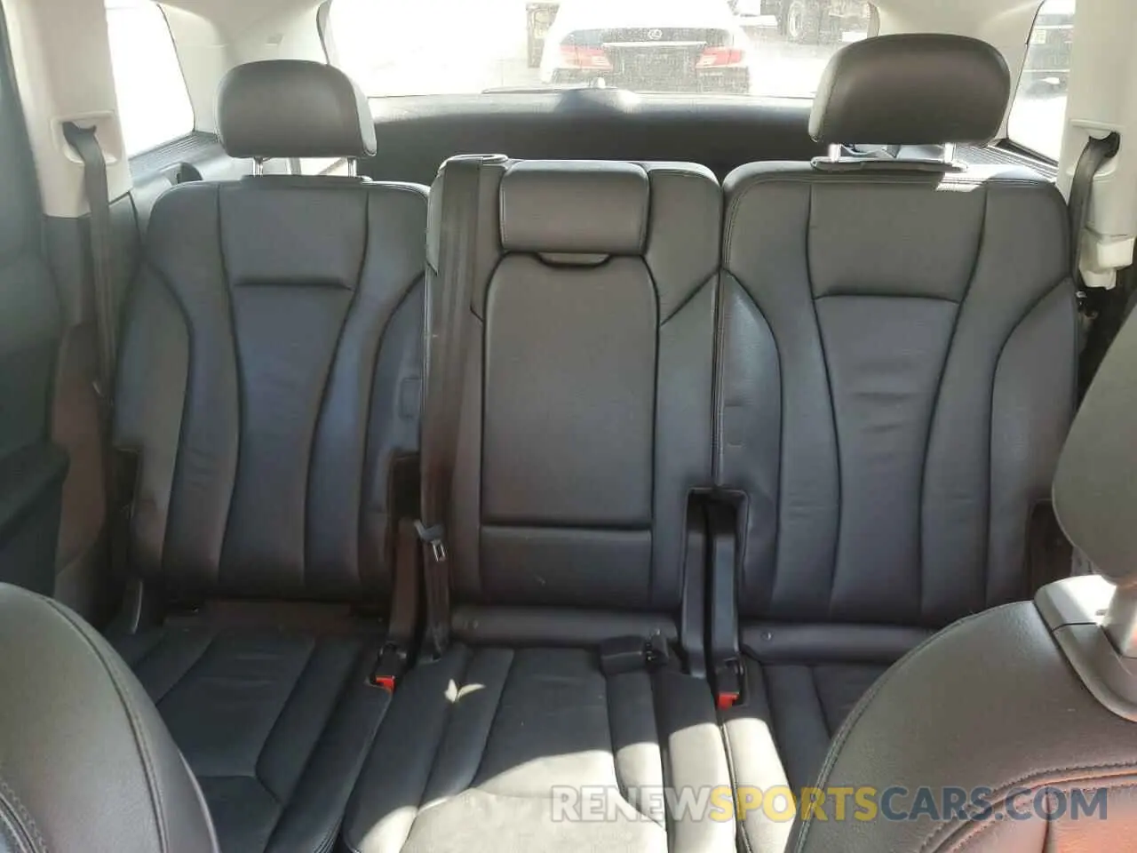 10 Photograph of a damaged car WA1LAAF74KD045890 AUDI Q7 2019