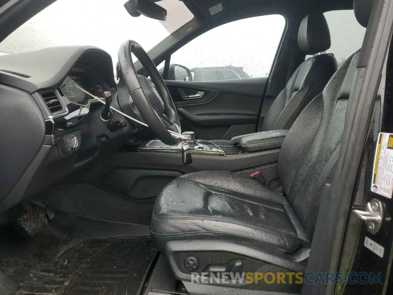 7 Photograph of a damaged car WA1LAAF76KD001891 AUDI Q7 2019
