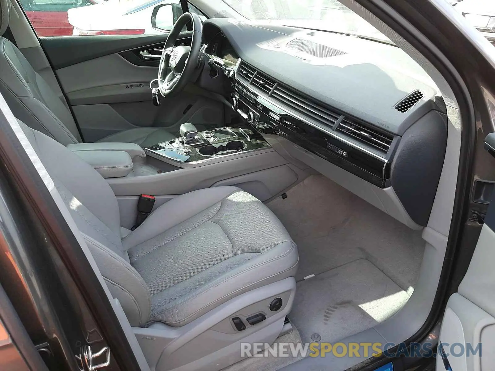 5 Photograph of a damaged car WA1LAAF76KD002278 AUDI Q7 2019