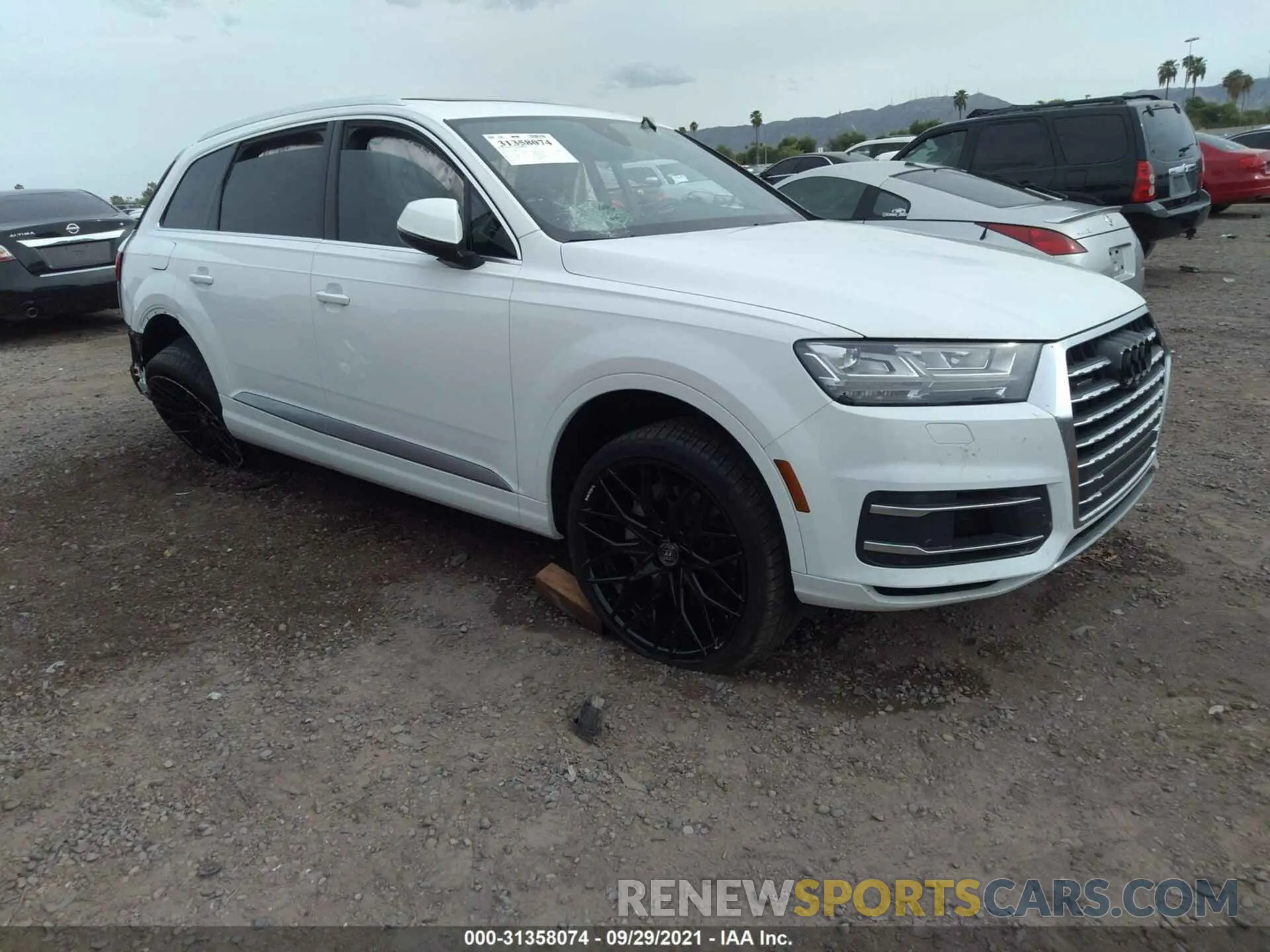 1 Фотография поврежденного автомобиля WA1LAAF76KD041582 AUDI Q7 2019