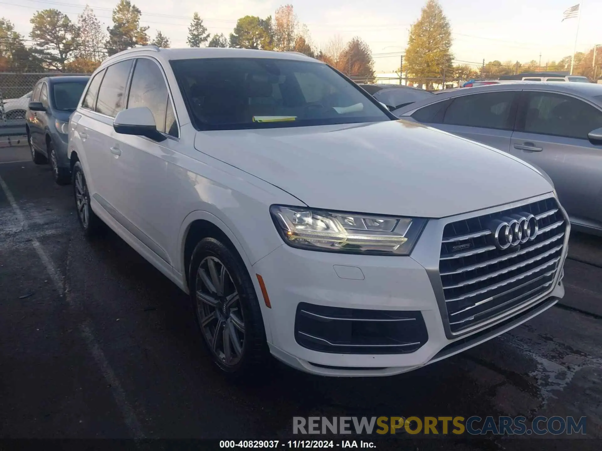 1 Photograph of a damaged car WA1LAAF77KD007411 AUDI Q7 2019