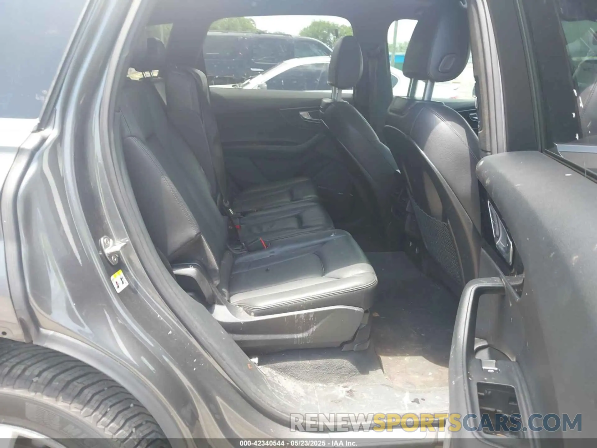 8 Фотография поврежденного автомобиля WA1LAAF78KD012598 AUDI Q7 2019