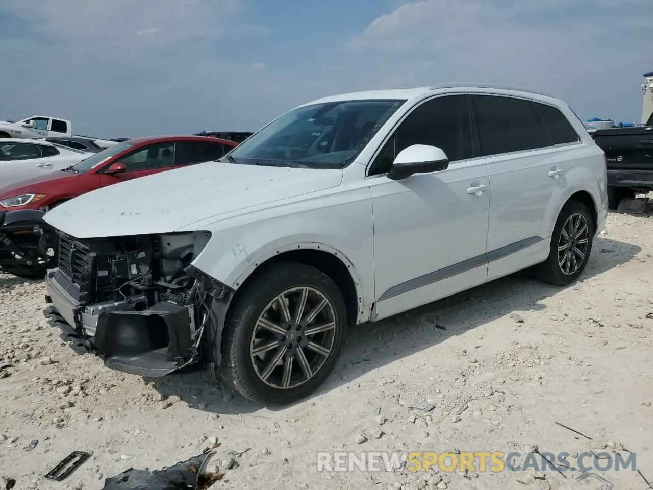 1 Photograph of a damaged car WA1LAAF79KD023383 AUDI Q7 2019