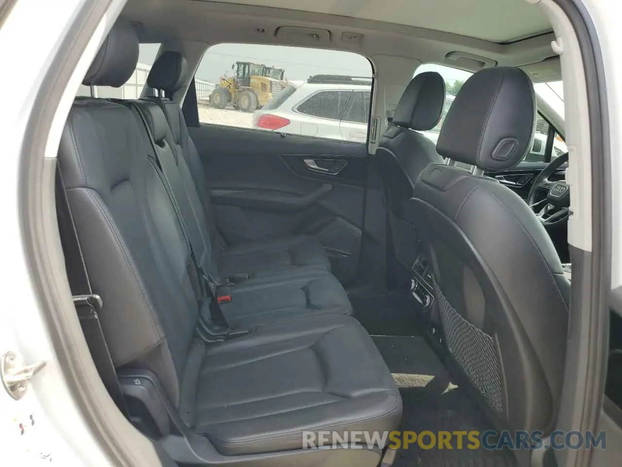 11 Photograph of a damaged car WA1LAAF79KD023383 AUDI Q7 2019