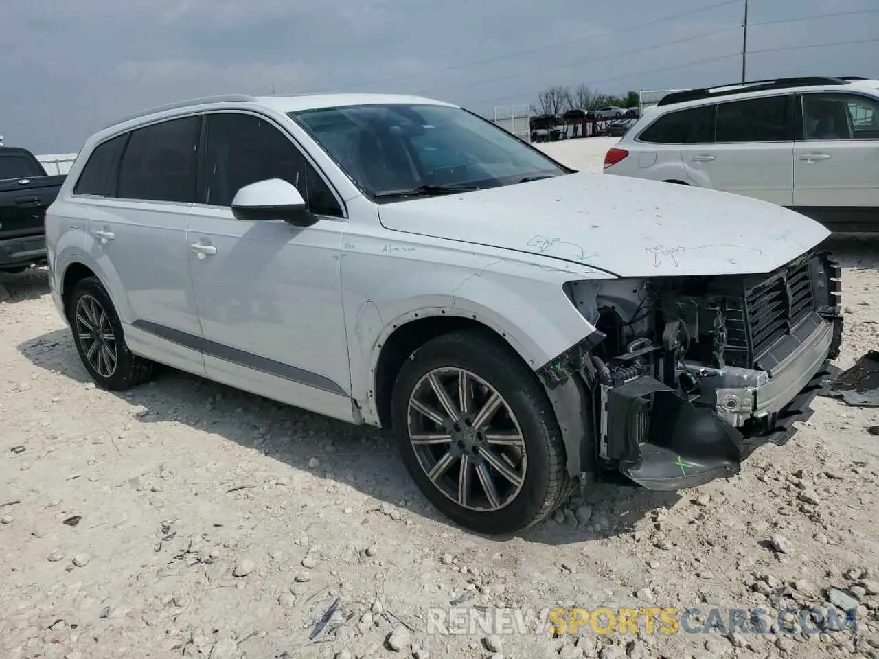 4 Photograph of a damaged car WA1LAAF79KD023383 AUDI Q7 2019