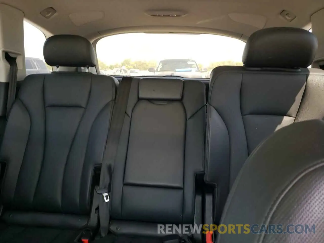 10 Photograph of a damaged car WA1LAAF7XKD016720 AUDI Q7 2019