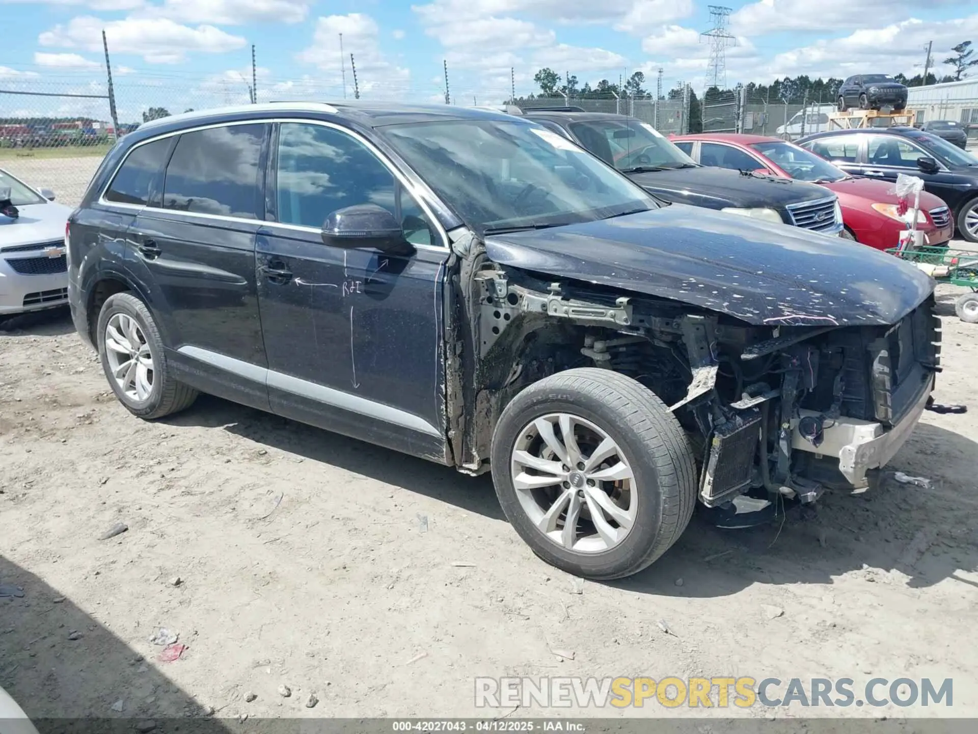 1 Photograph of a damaged car WA1LABF70KD010916 AUDI Q7 2019