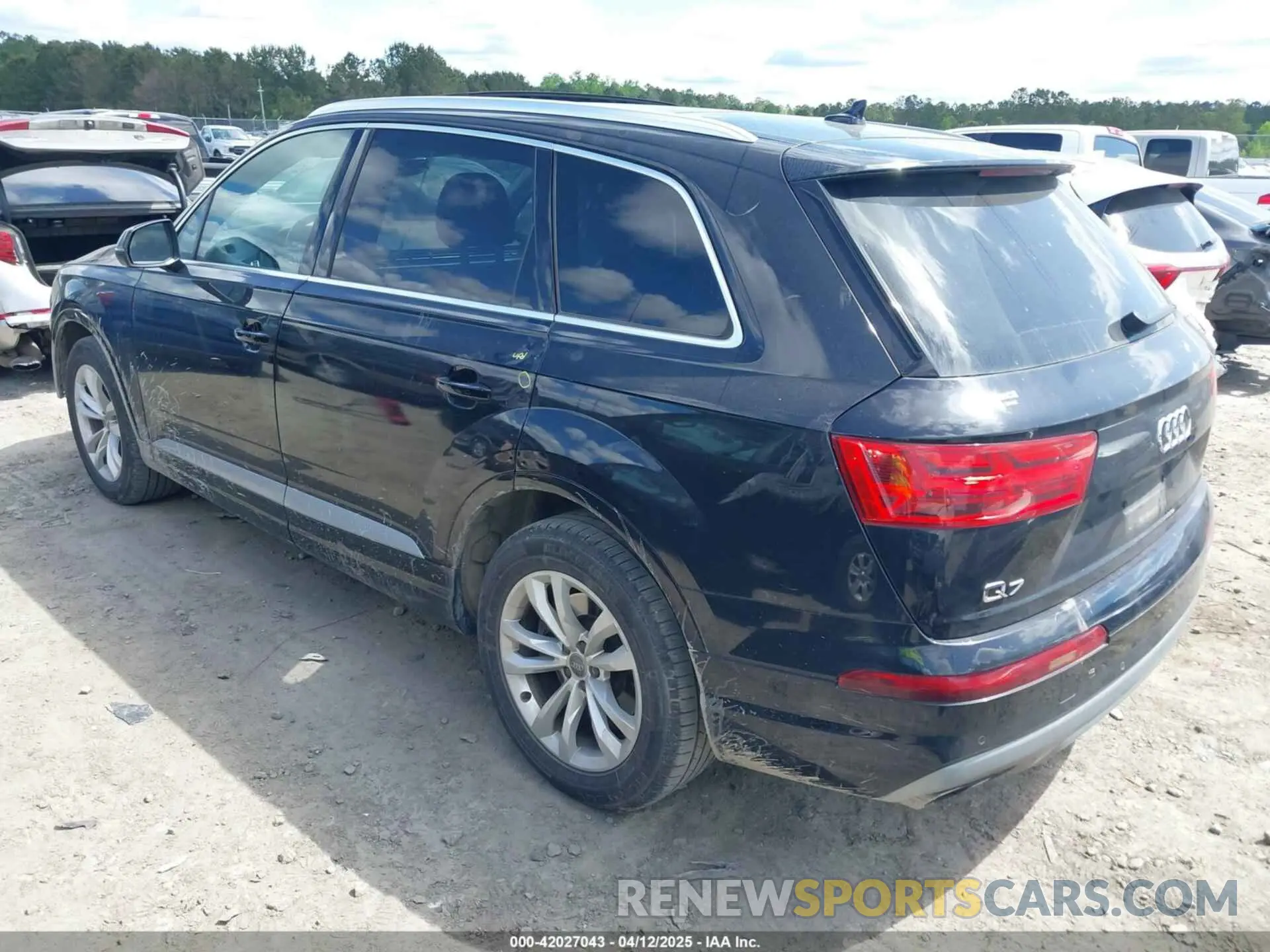 3 Photograph of a damaged car WA1LABF70KD010916 AUDI Q7 2019