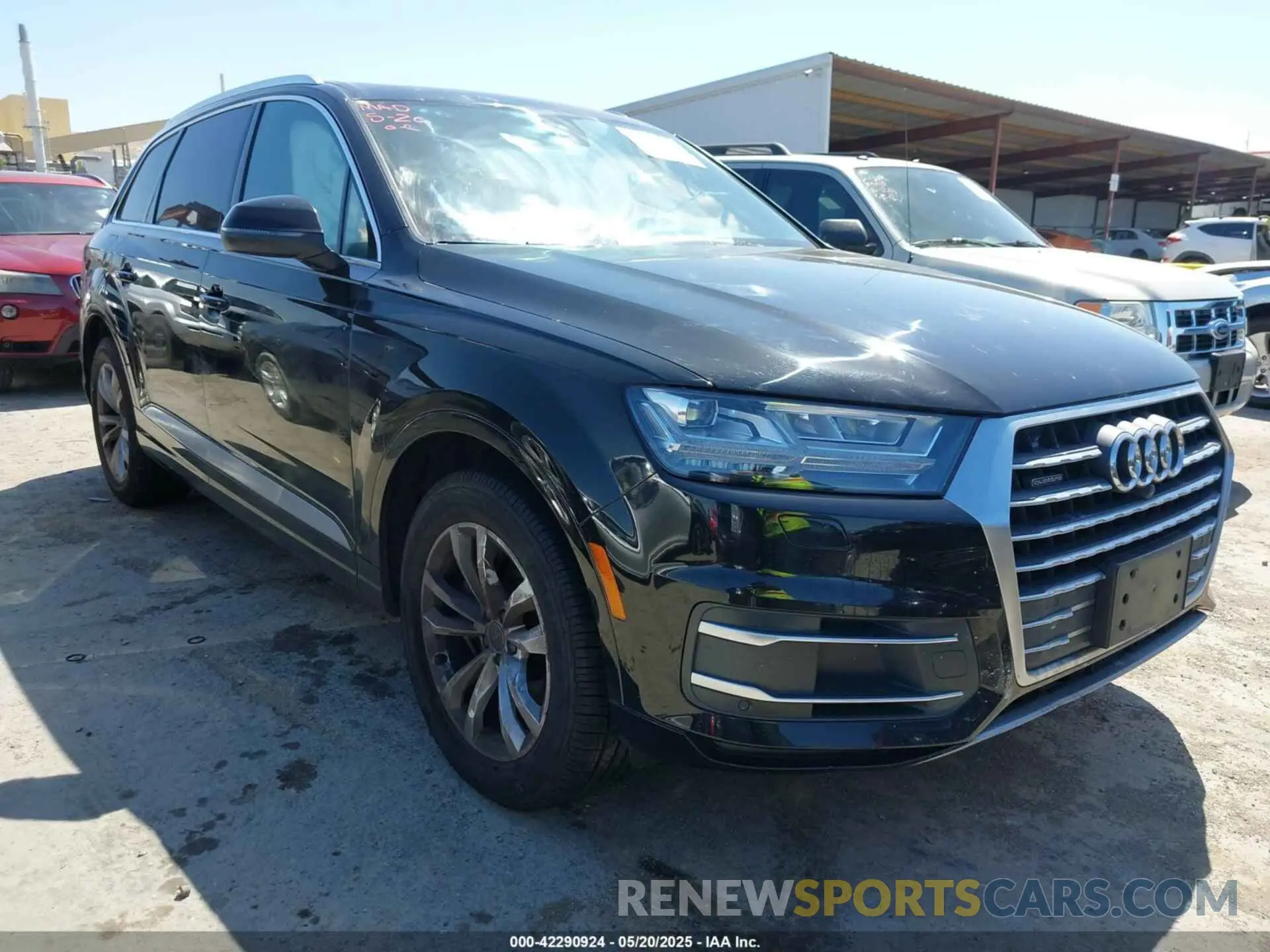 1 Фотография поврежденного автомобиля WA1LHAF70KD018858 AUDI Q7 2019
