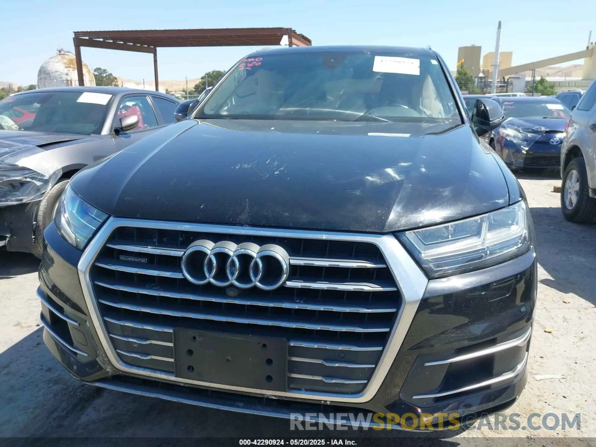 13 Фотография поврежденного автомобиля WA1LHAF70KD018858 AUDI Q7 2019