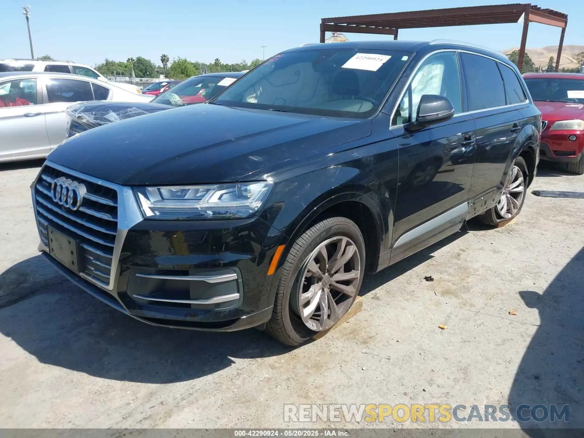 2 Фотография поврежденного автомобиля WA1LHAF70KD018858 AUDI Q7 2019