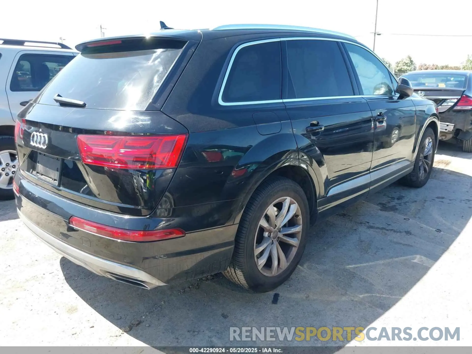 4 Фотография поврежденного автомобиля WA1LHAF70KD018858 AUDI Q7 2019