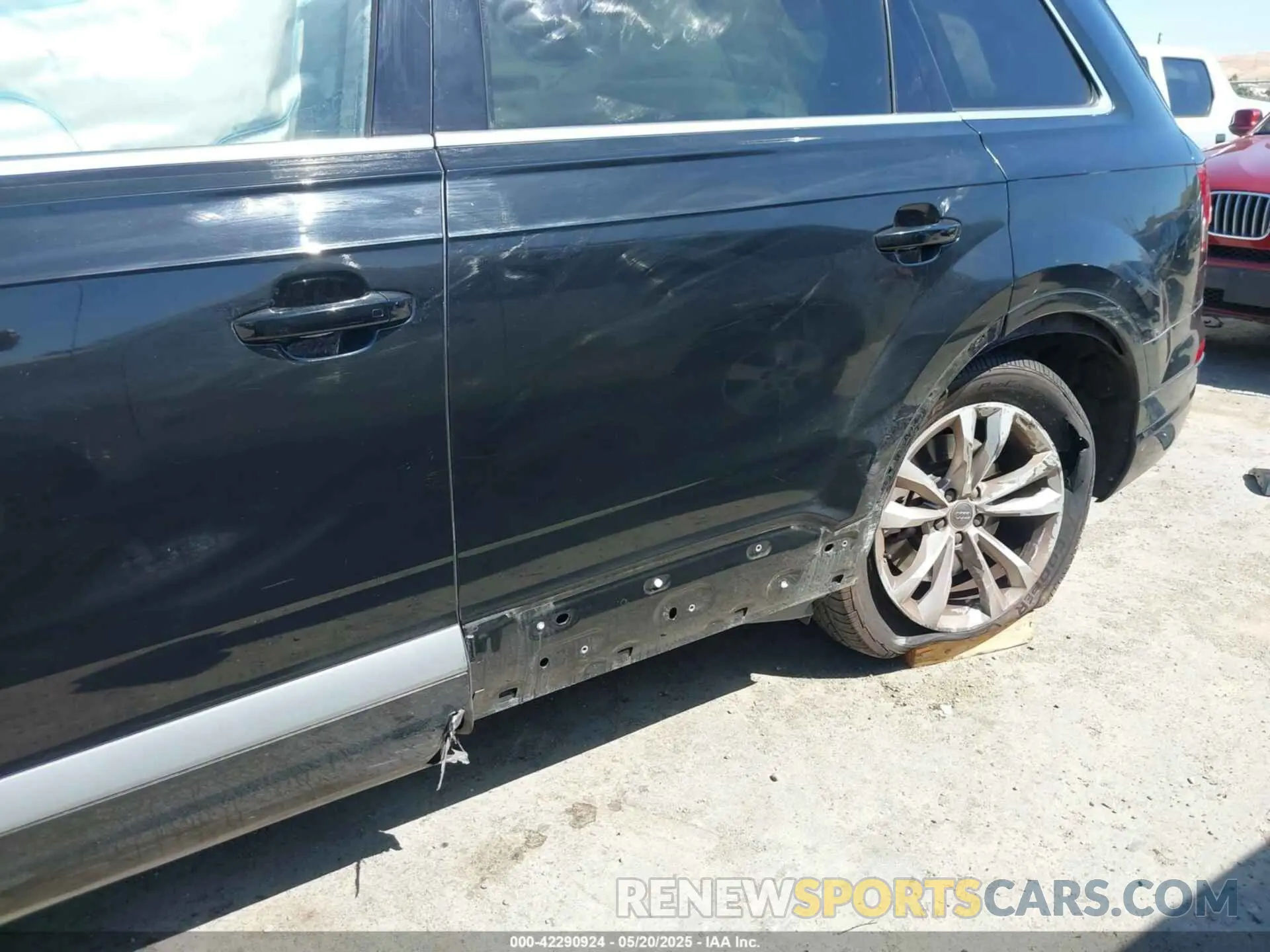 6 Фотография поврежденного автомобиля WA1LHAF70KD018858 AUDI Q7 2019