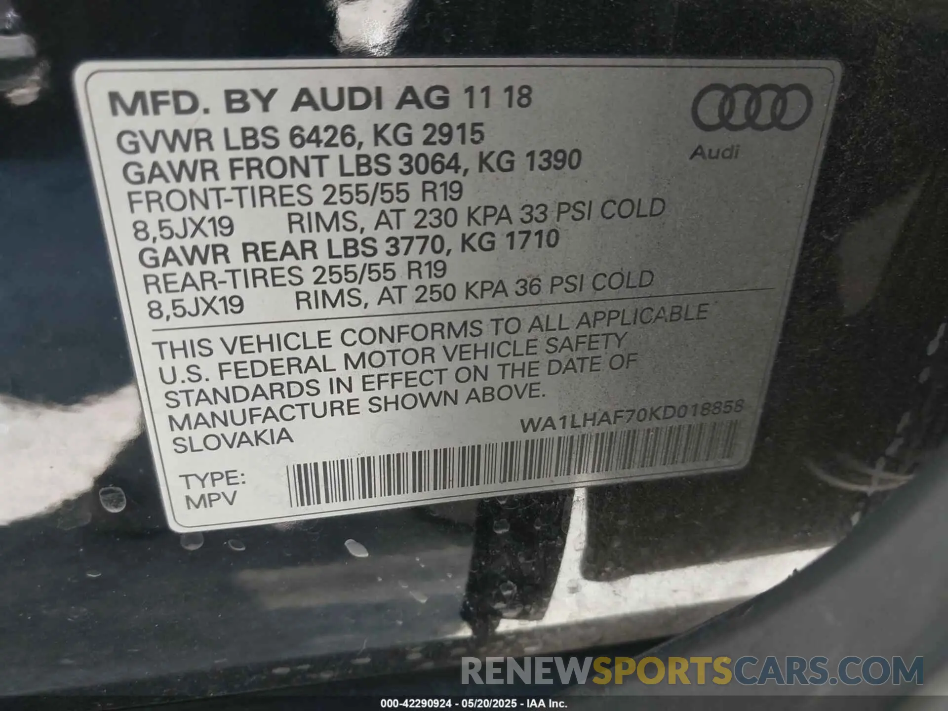 9 Фотография поврежденного автомобиля WA1LHAF70KD018858 AUDI Q7 2019