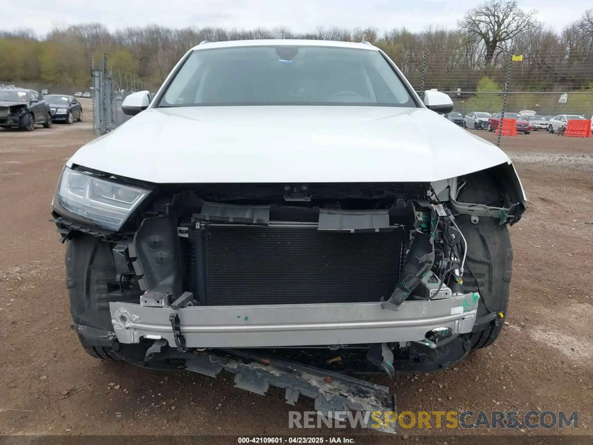 13 Photograph of a damaged car WA1LHAF70KD037443 AUDI Q7 2019