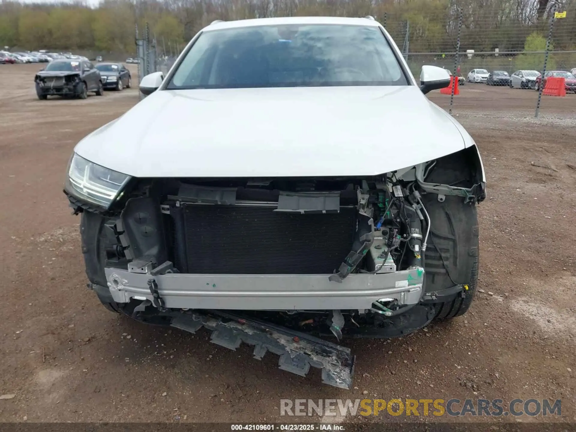 6 Photograph of a damaged car WA1LHAF70KD037443 AUDI Q7 2019