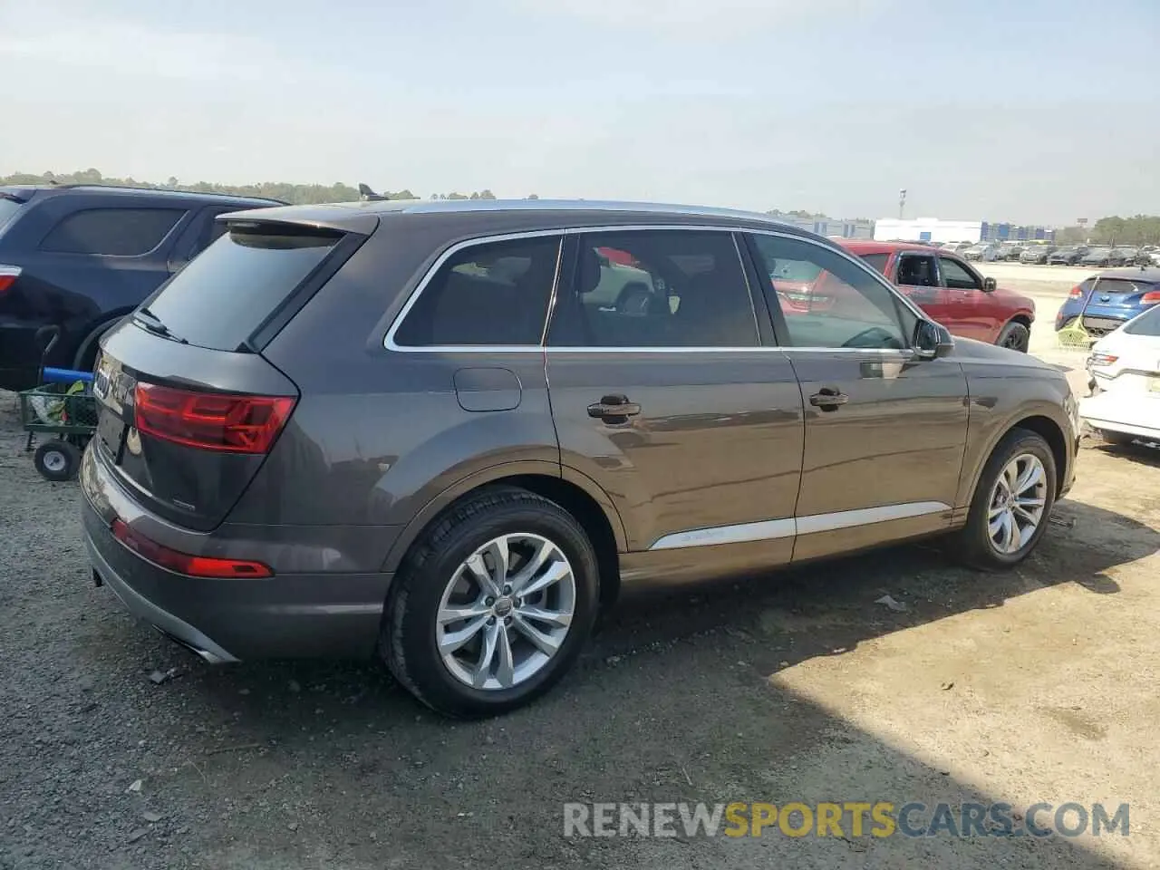 3 Фотография поврежденного автомобиля WA1LHAF73KD038831 AUDI Q7 2019