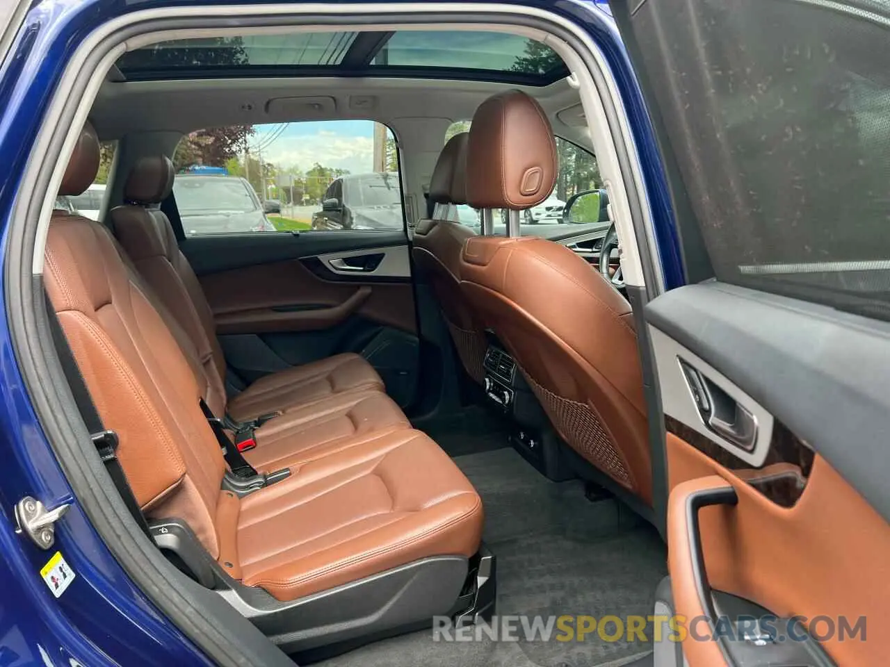 6 Photograph of a damaged car WA1LHAF73KD041633 AUDI Q7 2019