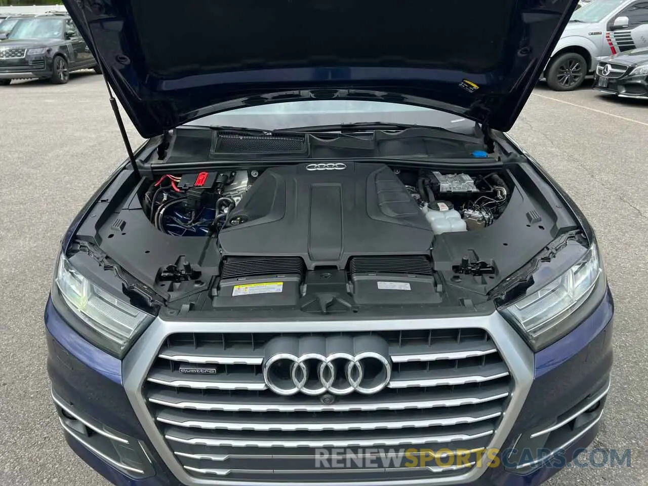 8 Photograph of a damaged car WA1LHAF73KD041633 AUDI Q7 2019
