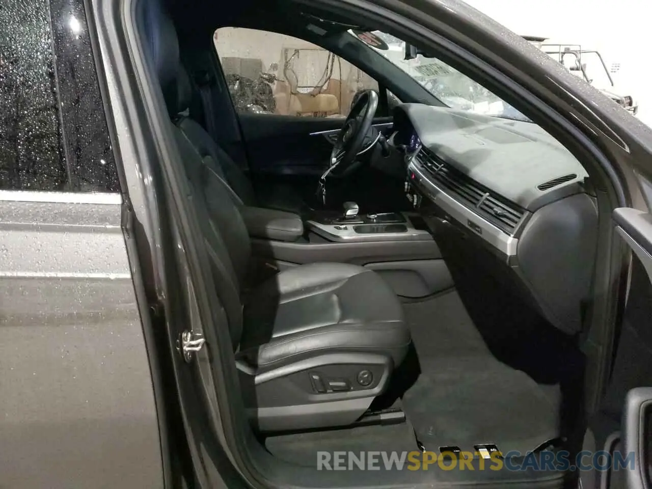 5 Фотография поврежденного автомобиля WA1LHAF75KD041679 AUDI Q7 2019