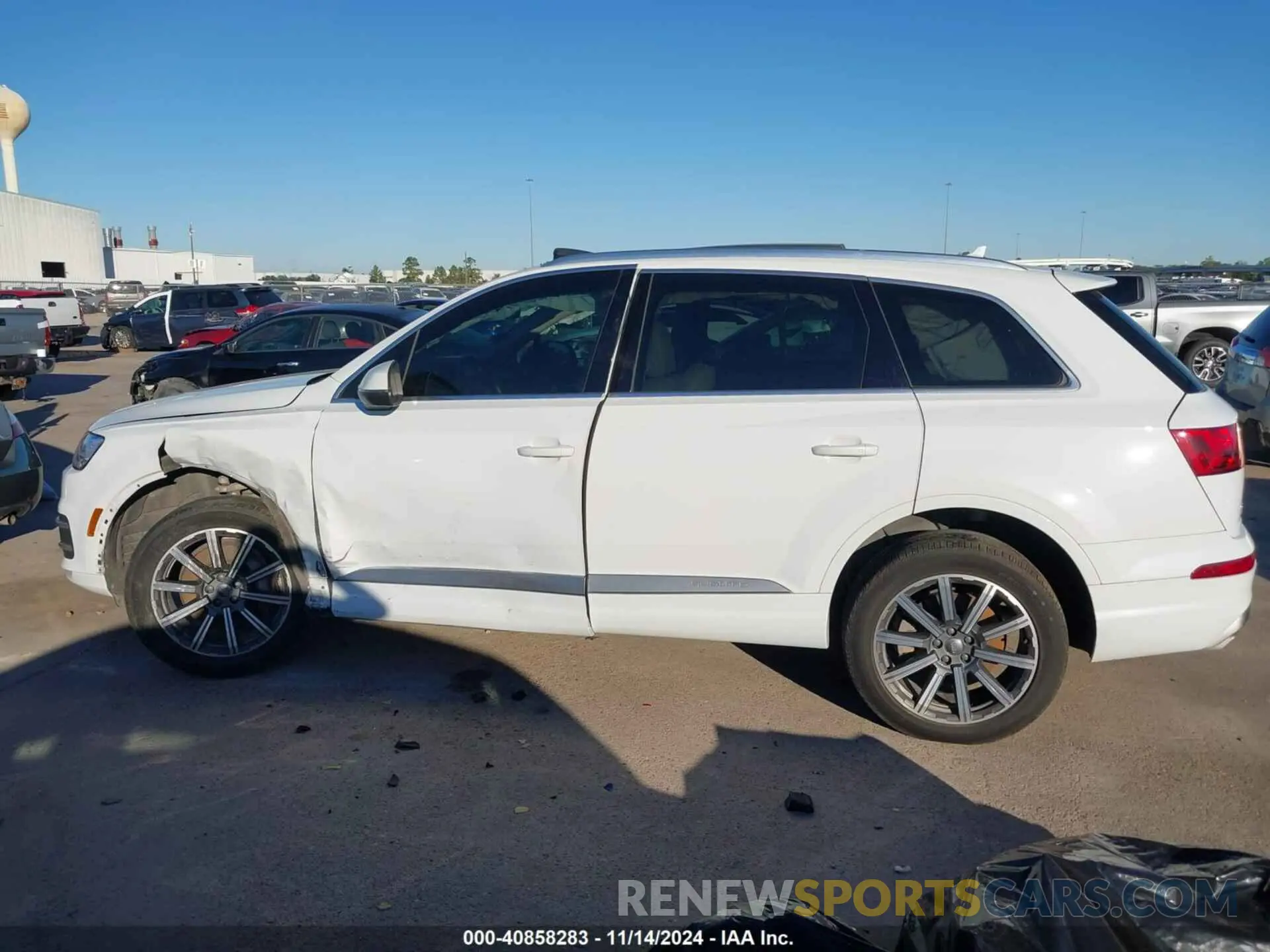 13 Photograph of a damaged car WA1LHAF75KD042718 AUDI Q7 2019