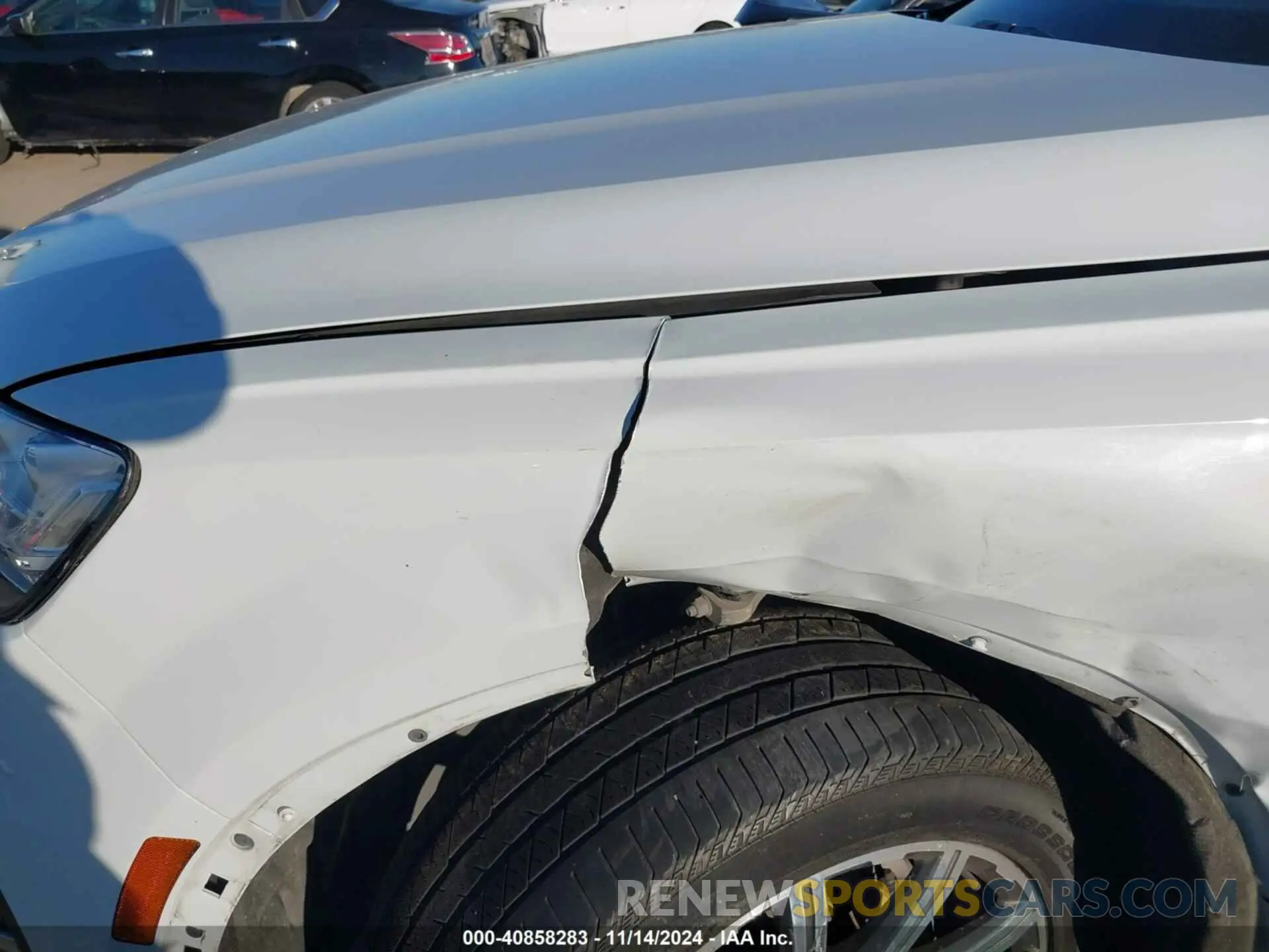 19 Photograph of a damaged car WA1LHAF75KD042718 AUDI Q7 2019