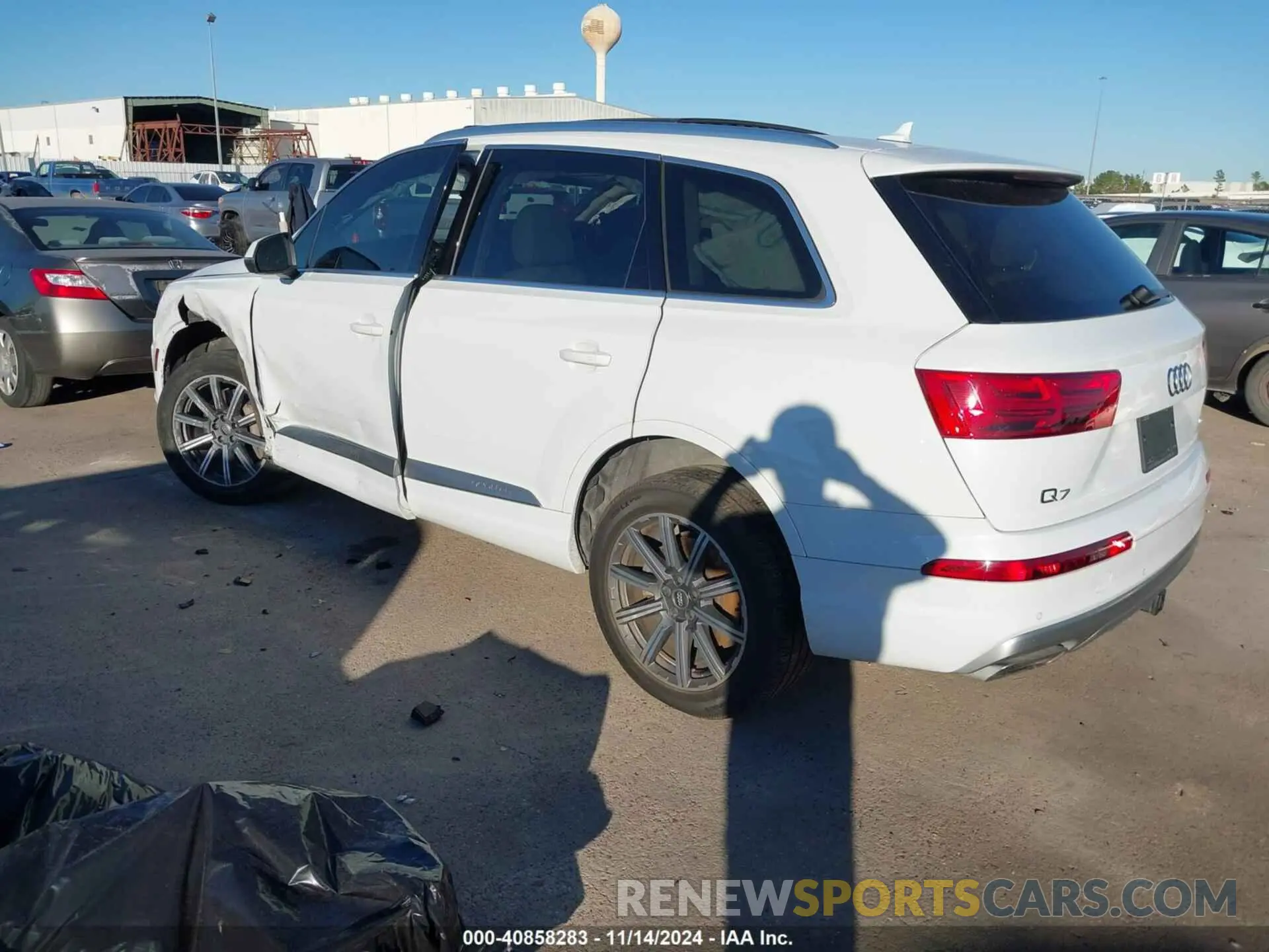 3 Photograph of a damaged car WA1LHAF75KD042718 AUDI Q7 2019