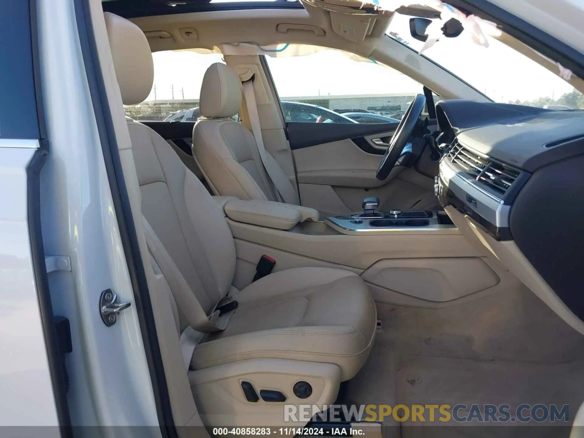 5 Photograph of a damaged car WA1LHAF75KD042718 AUDI Q7 2019