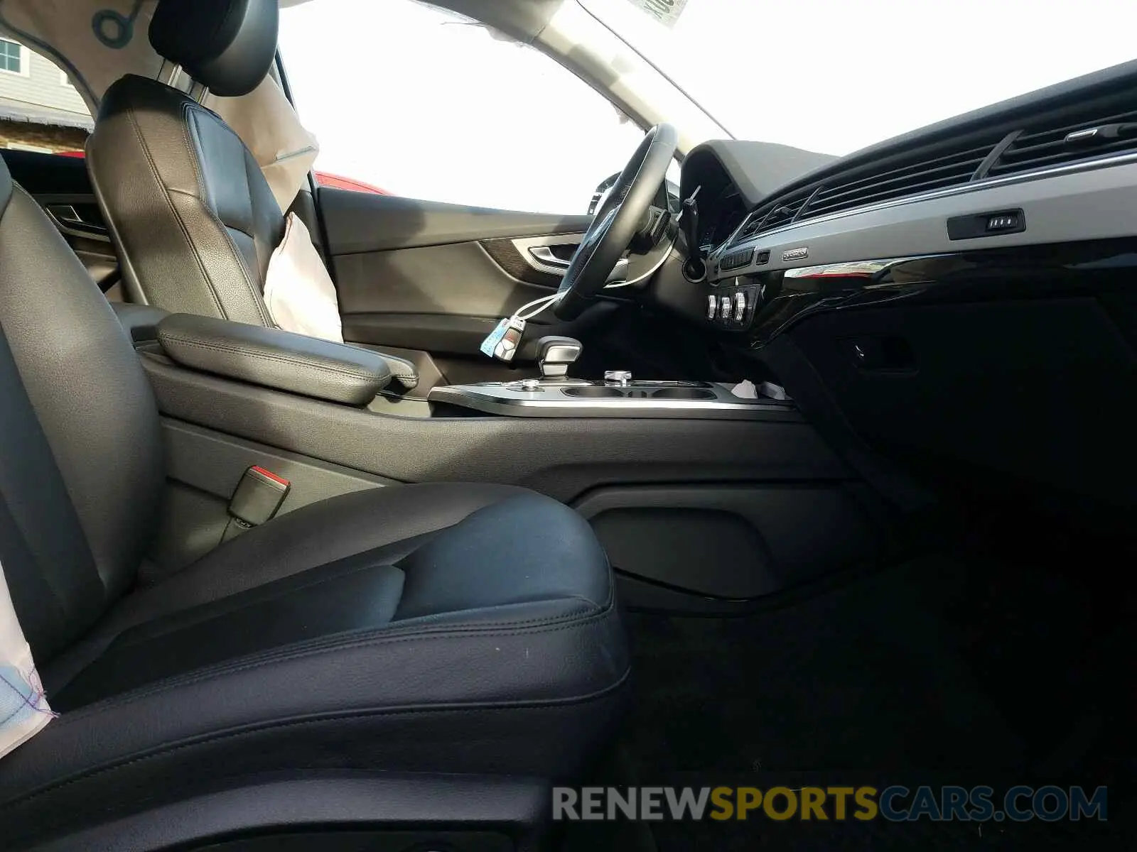 5 Photograph of a damaged car WA1LHAF76KD022221 AUDI Q7 2019