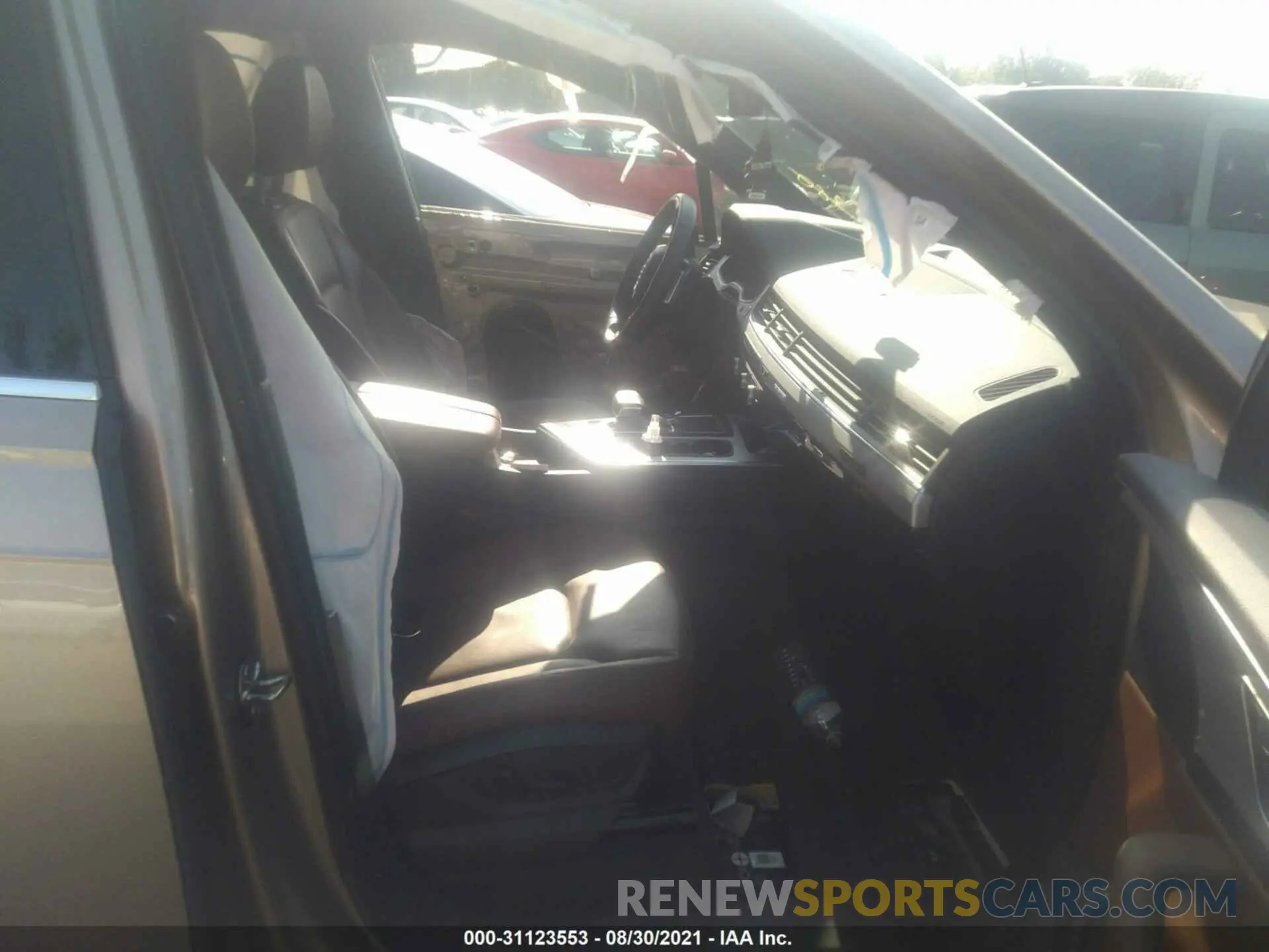 5 Photograph of a damaged car WA1LHAF76KD038600 AUDI Q7 2019