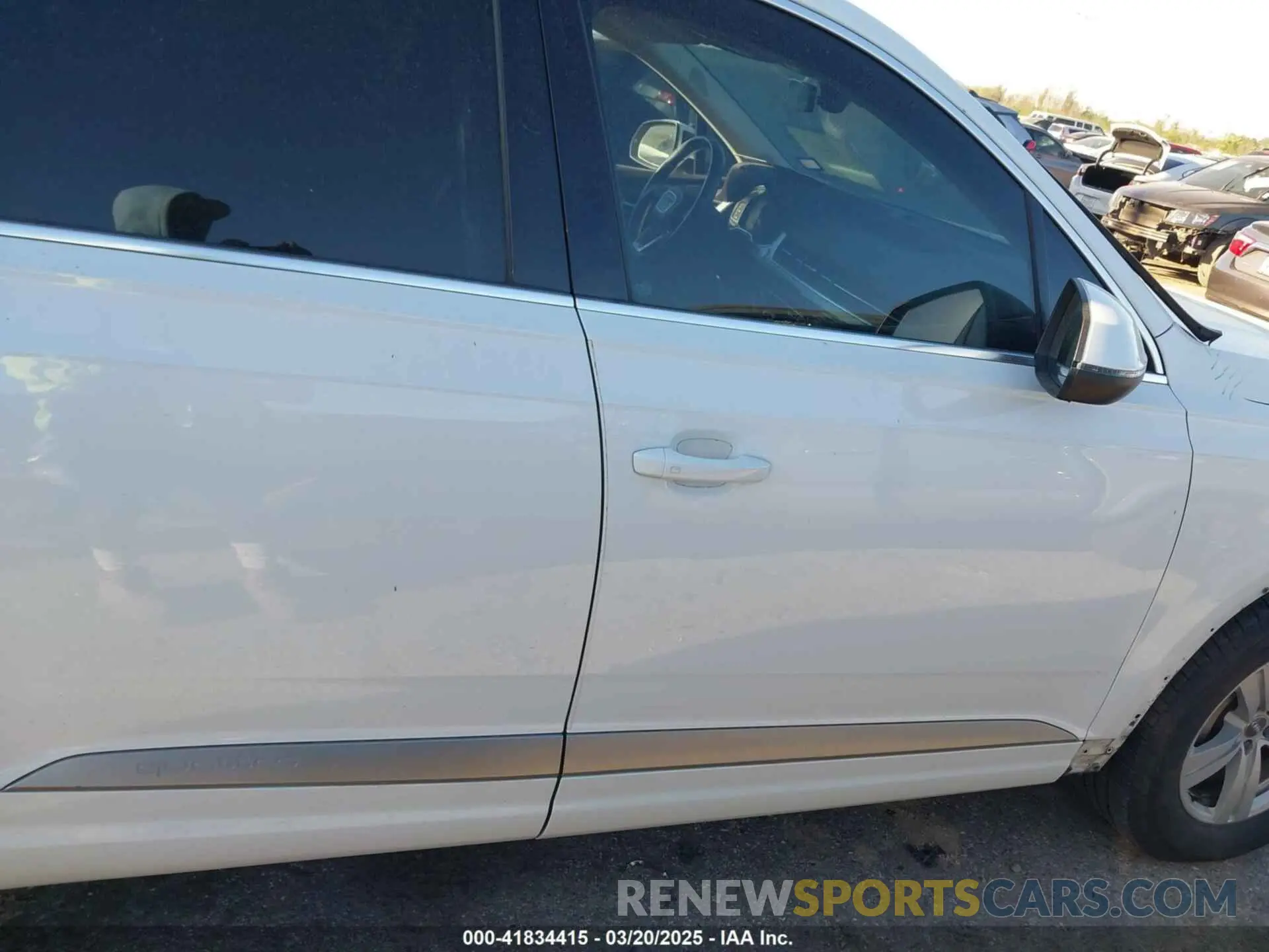 14 Photograph of a damaged car WA1LHAF77KD026200 AUDI Q7 2019