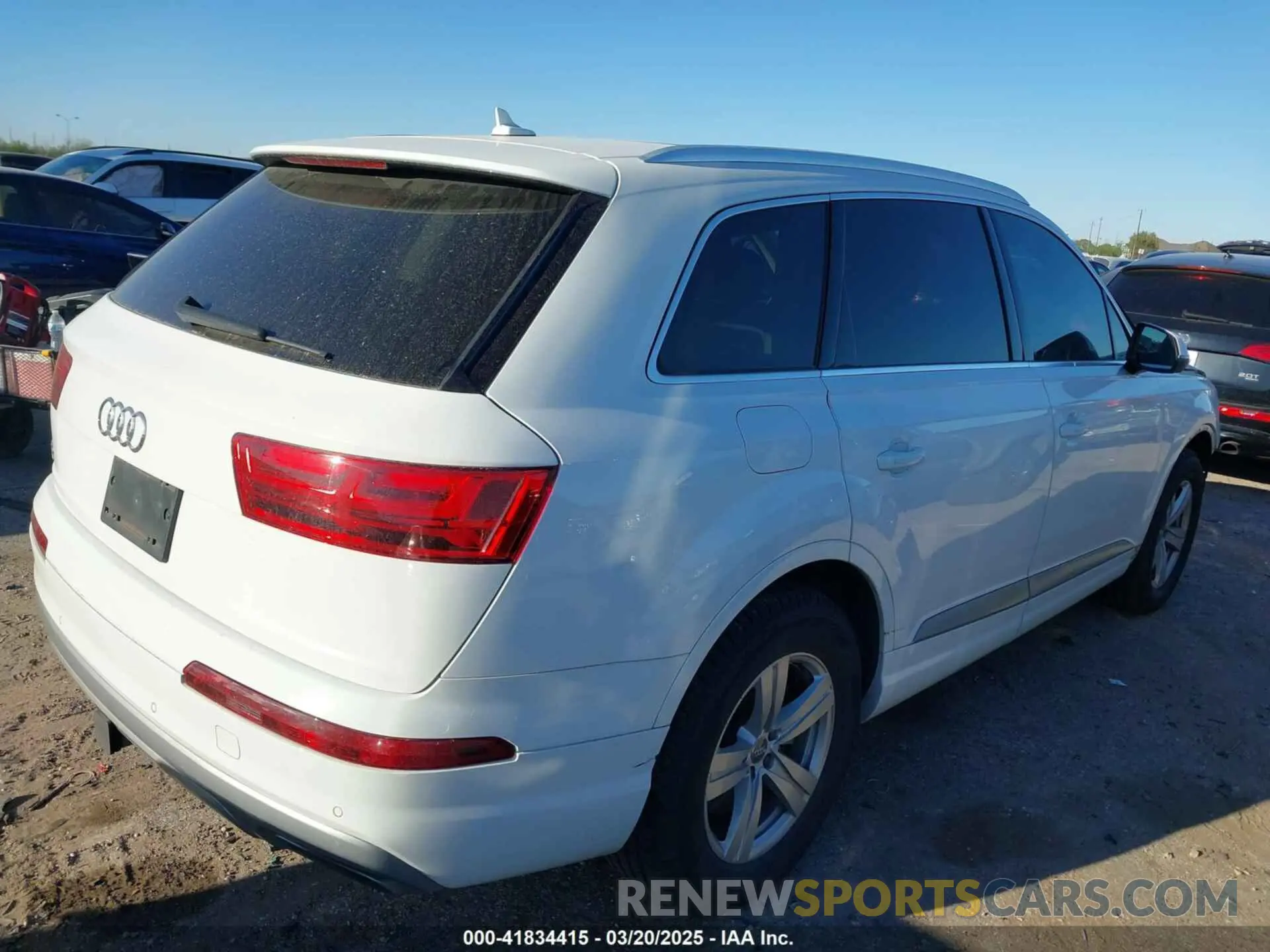 4 Photograph of a damaged car WA1LHAF77KD026200 AUDI Q7 2019