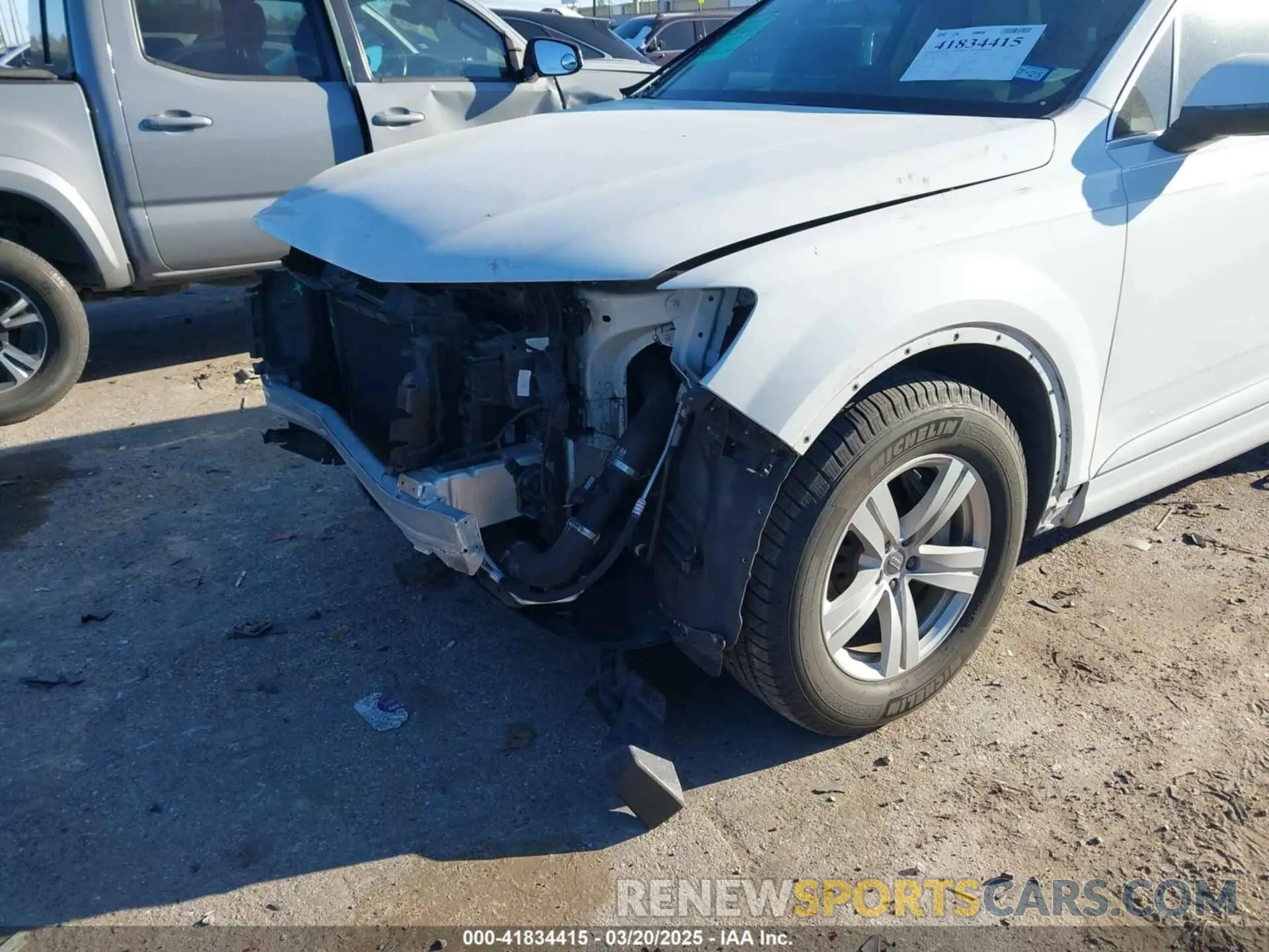 6 Photograph of a damaged car WA1LHAF77KD026200 AUDI Q7 2019